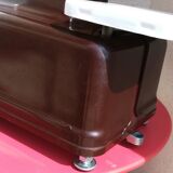 Sawbones in bakalite testut scale