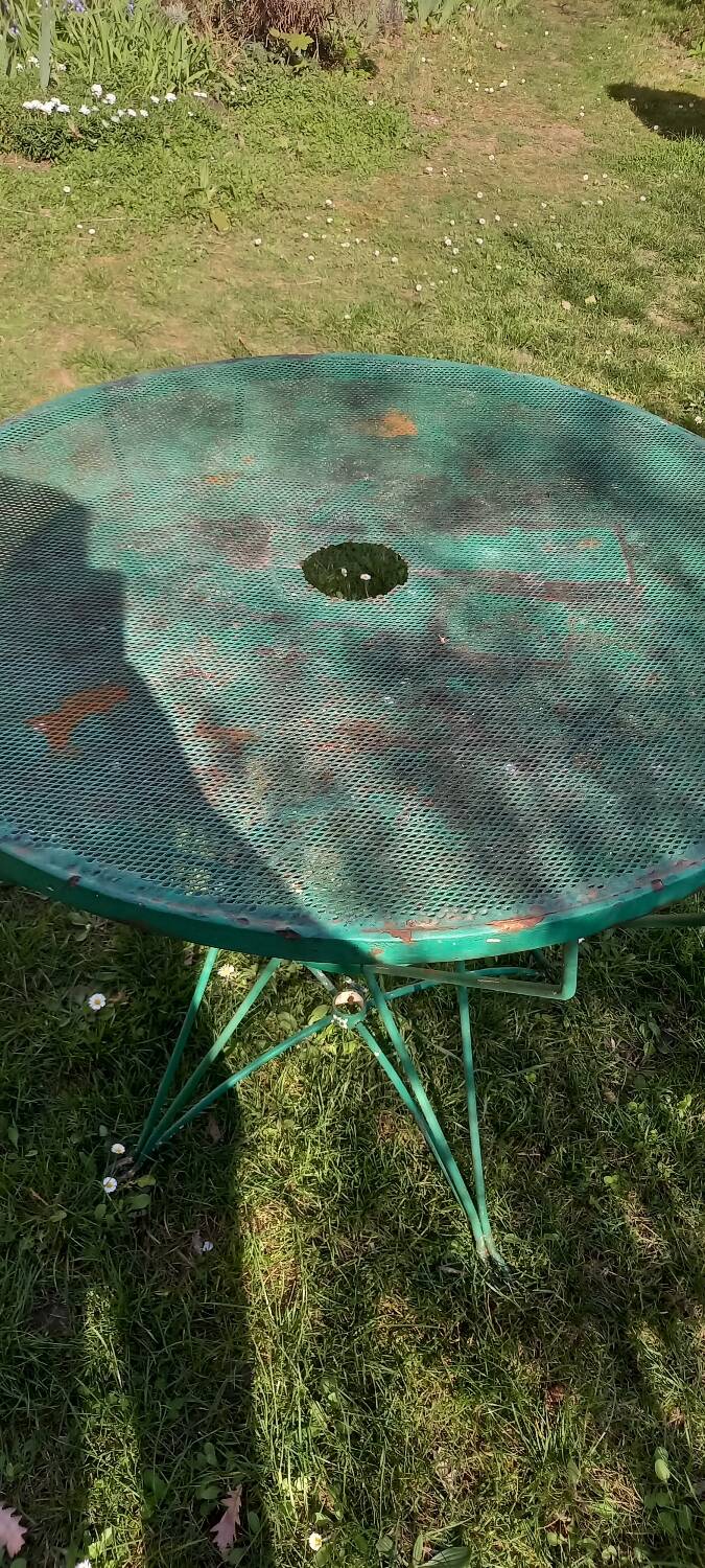 Garden iron table