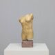 Torse féminin sculptural signé AC