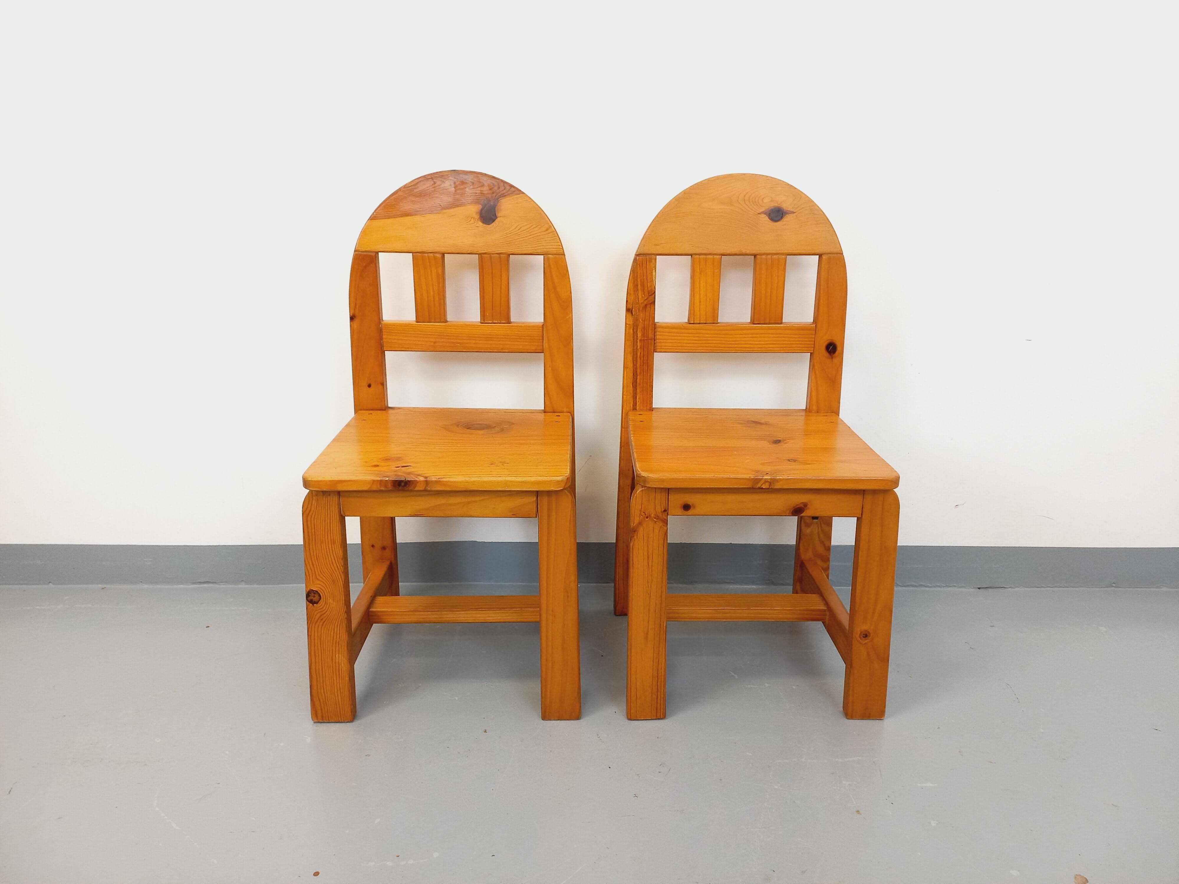 Paire de chaises vintage en pin des années 70 80