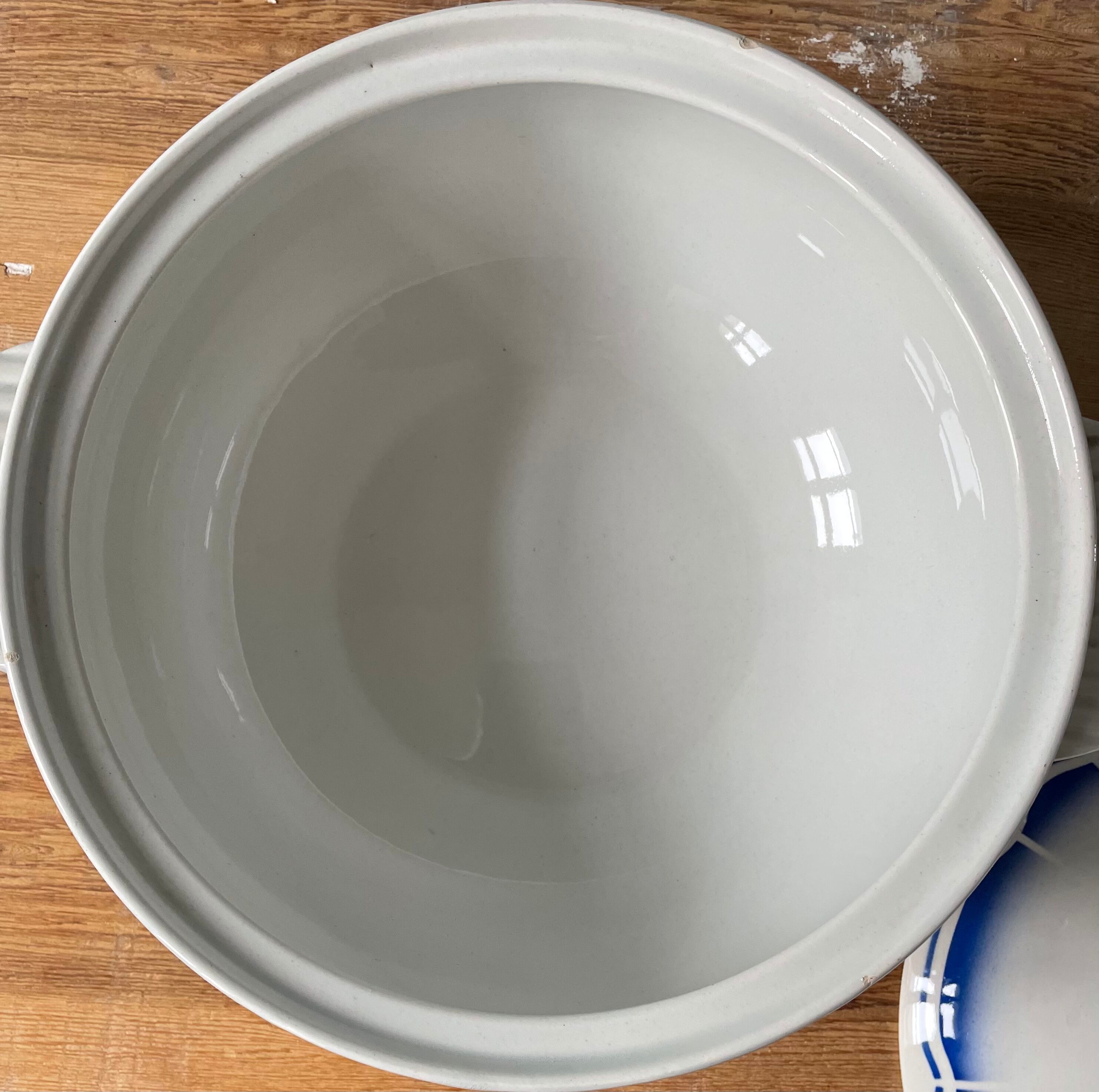 Gravy boat and tureen in half porcelain from Badonviller