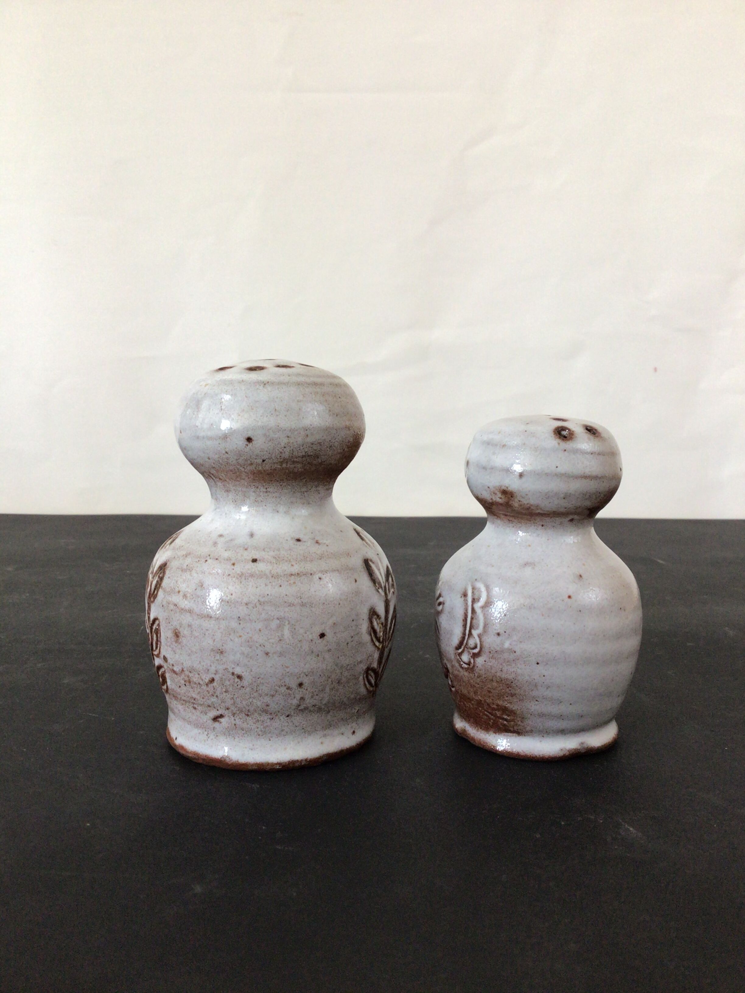 Sandstone pepper salière Pierlot Ratilly