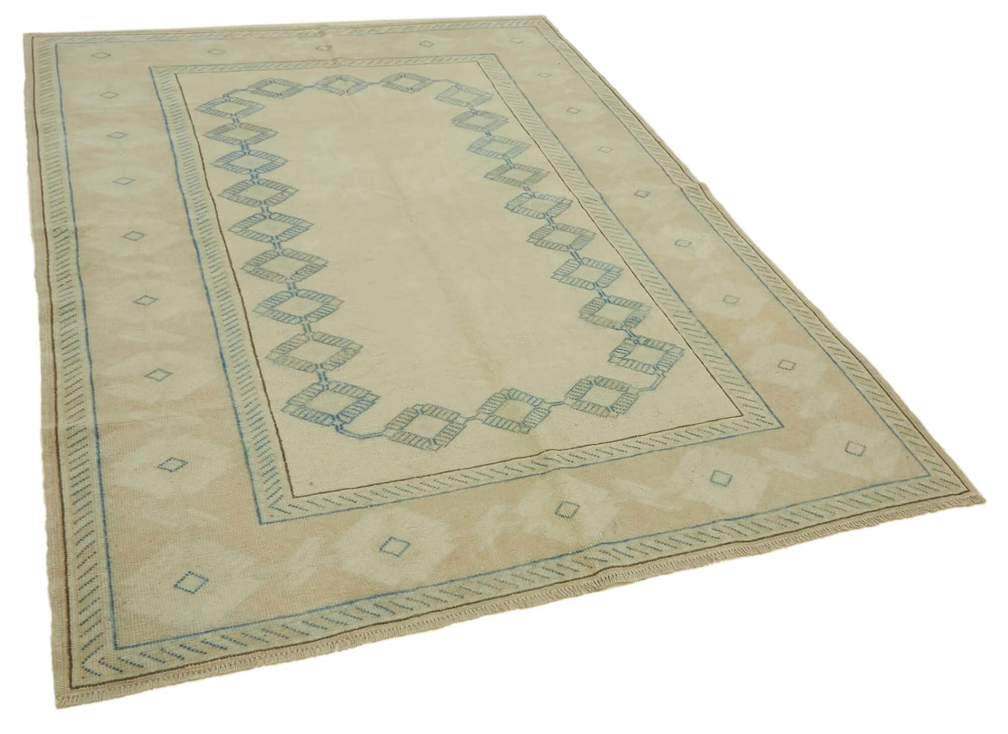 Turkish Vintage Anatolian Rug 185 cm x 248 cm