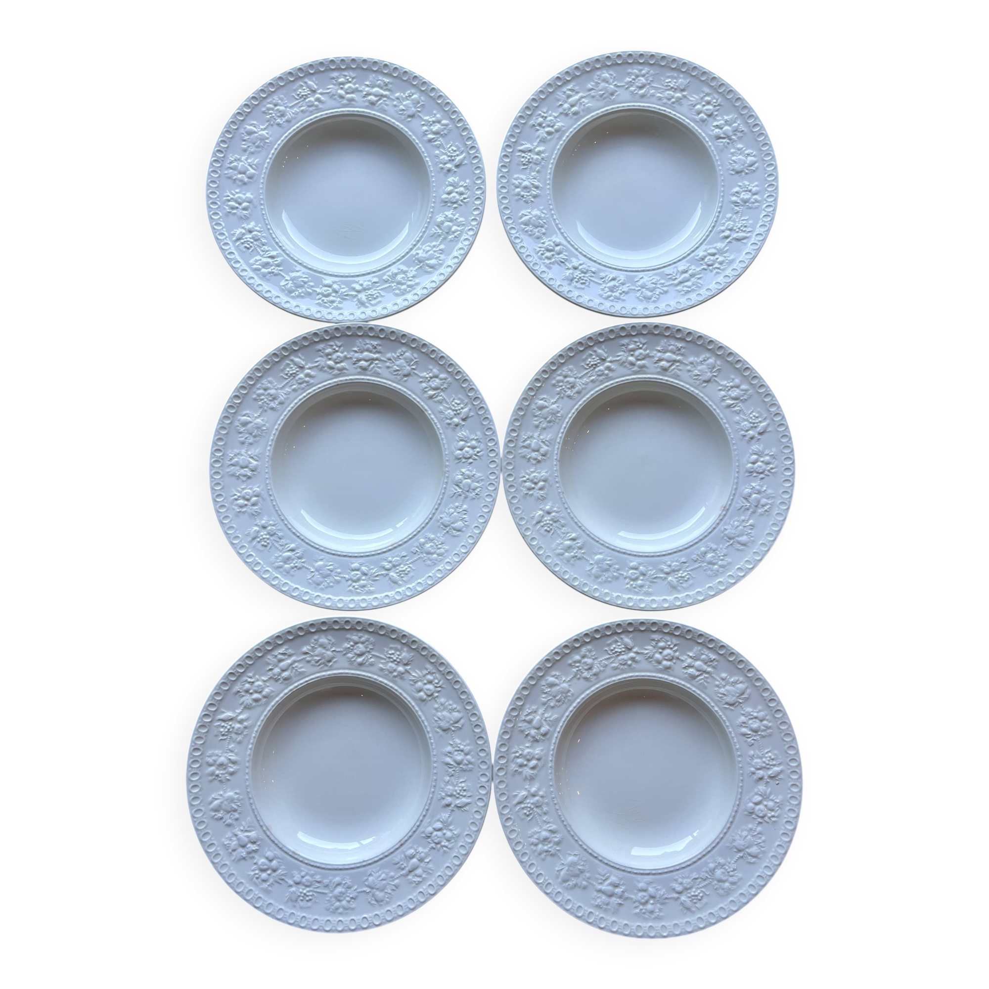 Set of 6 small Wedgwood Wellesley Festivity plates.