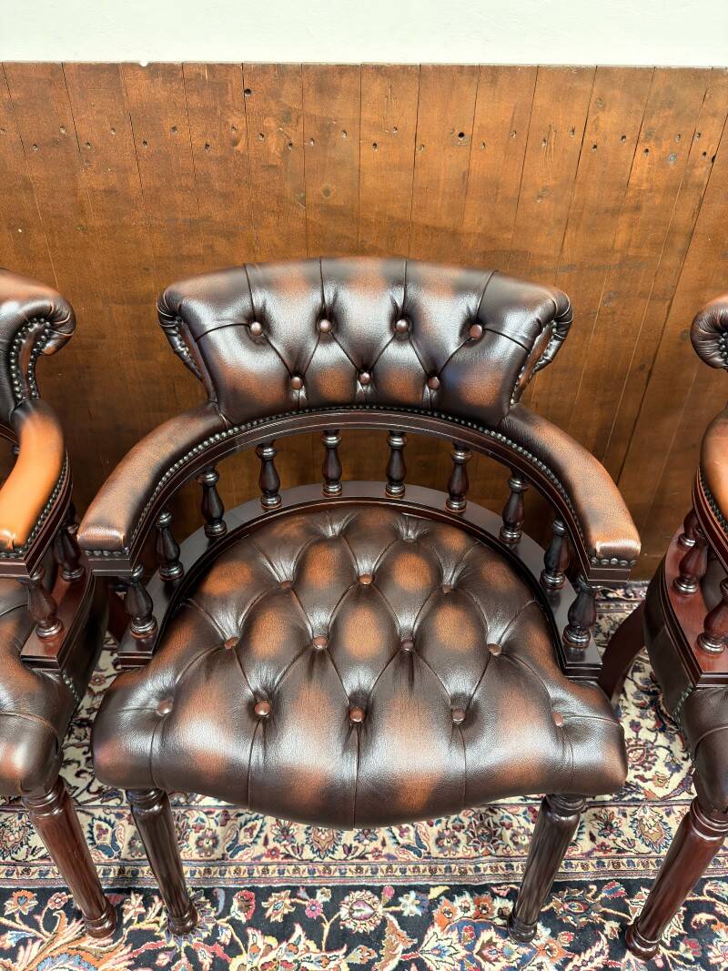 Ensemble de fauteuils Chesterfield anglais classiques