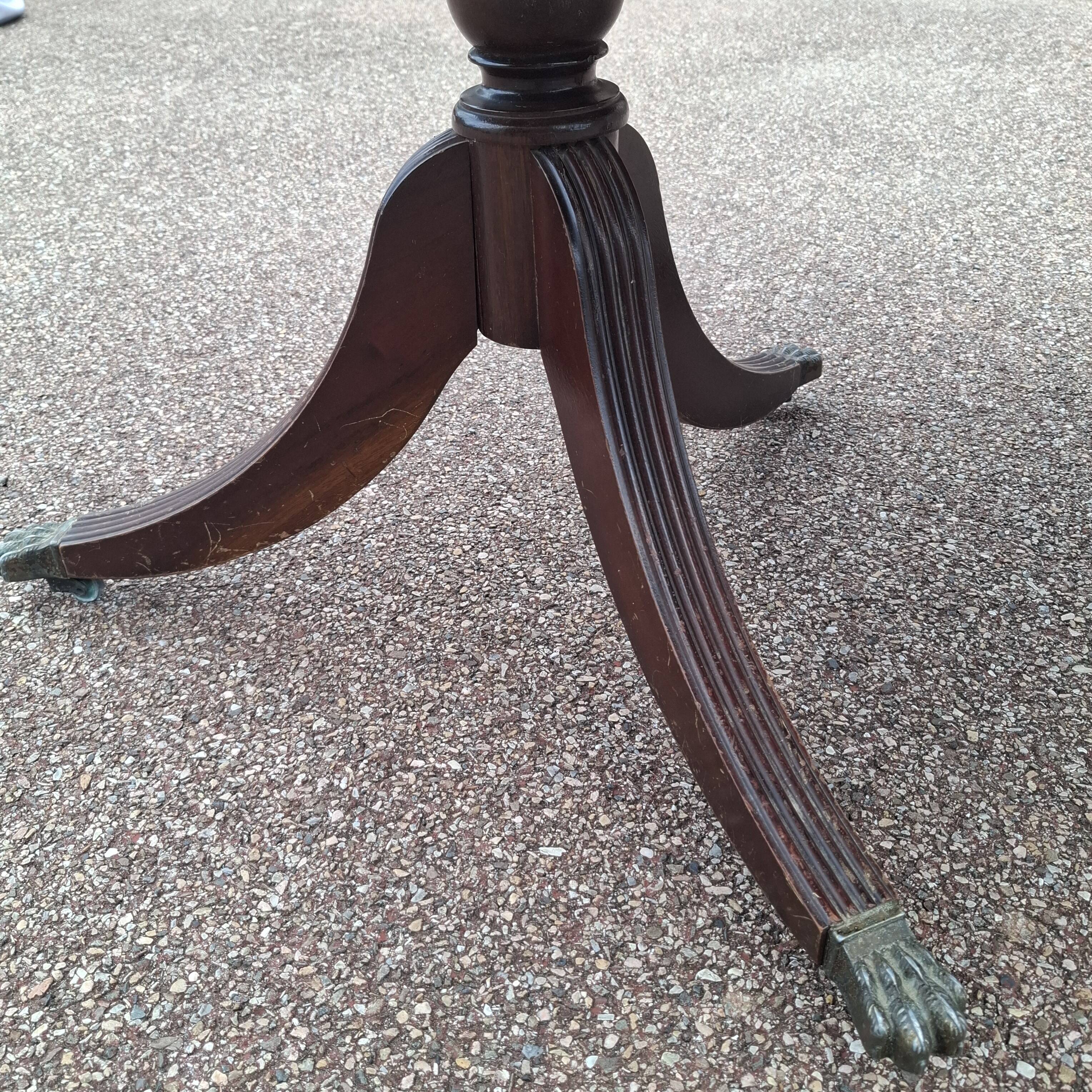 Victorian style English oval table