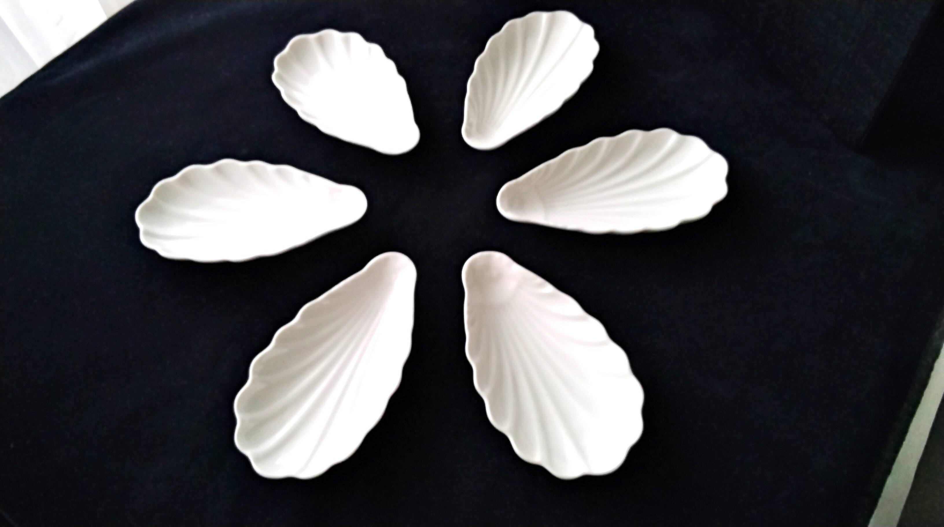 6 Pillivuyt white porcelain avocado bowls