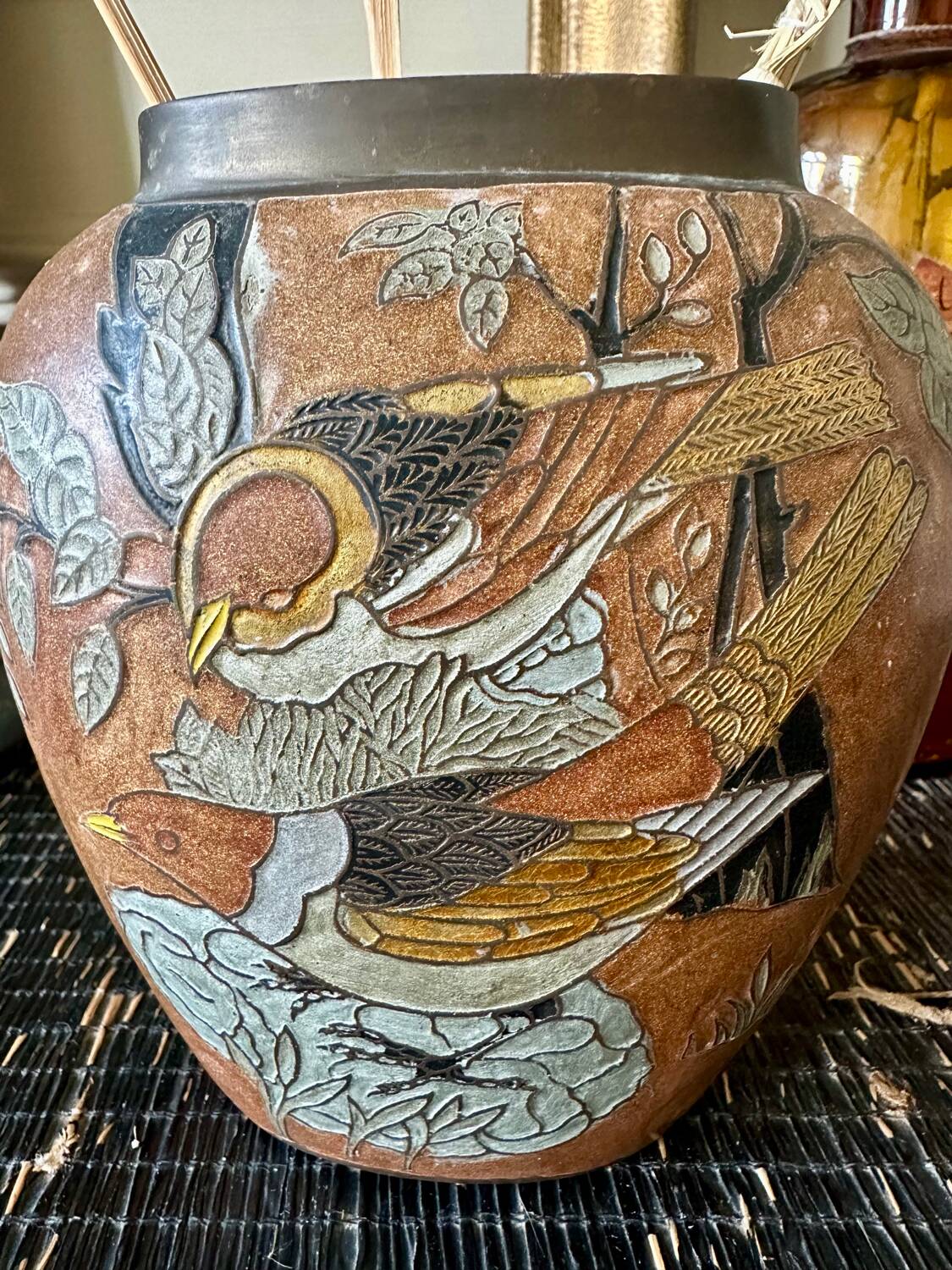 Vase en laiton émaillé