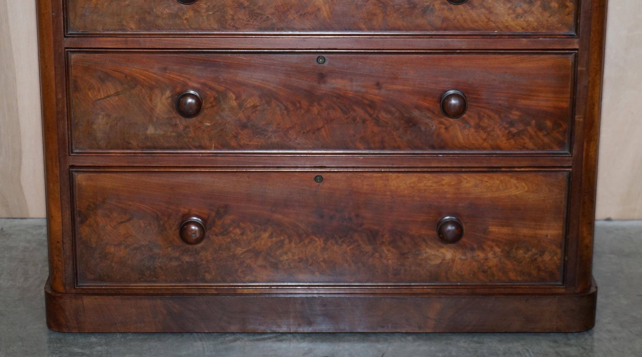 Victorian commode in flame wood with four drawers