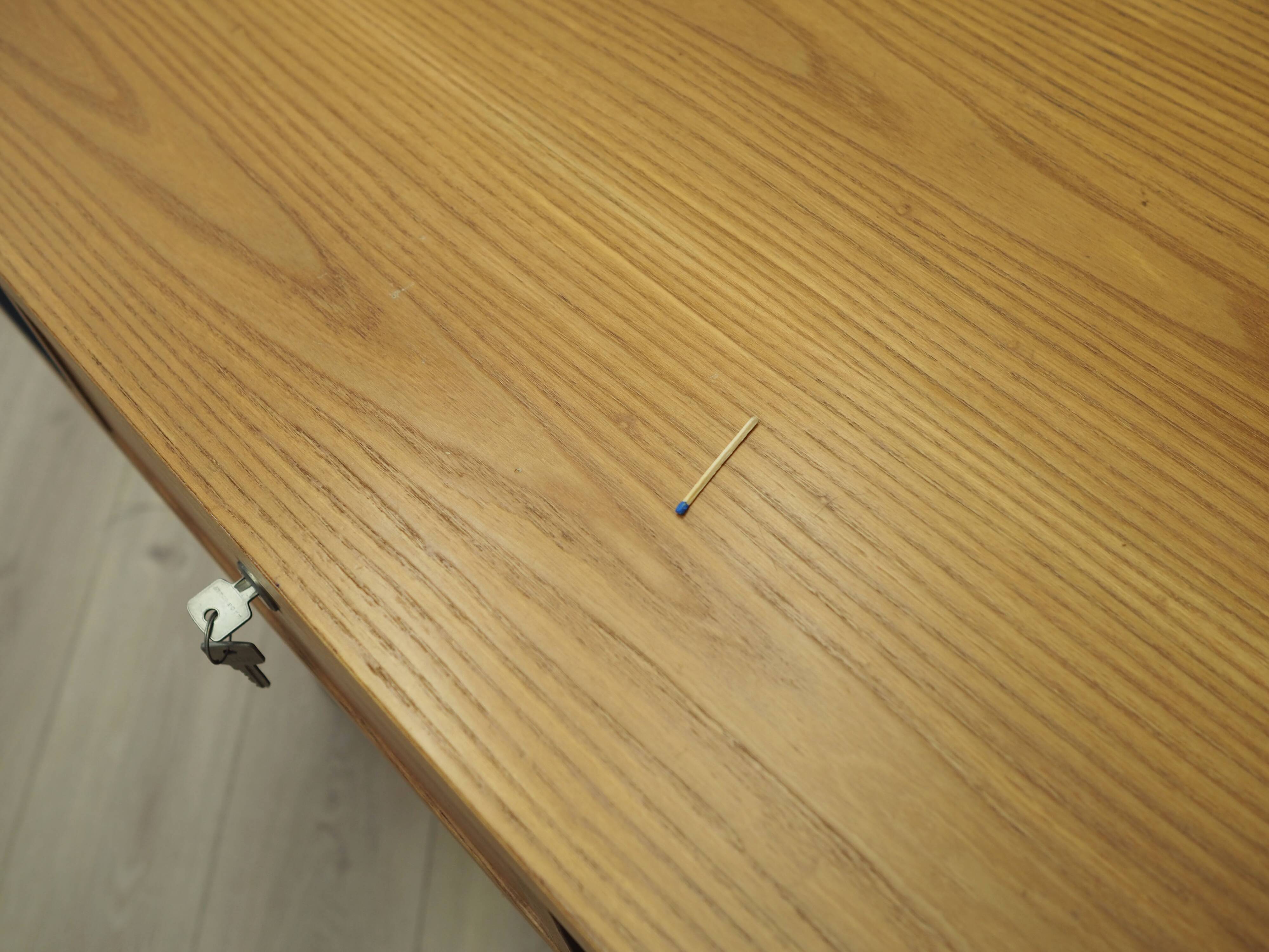 Oak desk, Italian design, 1970s, production: Italy