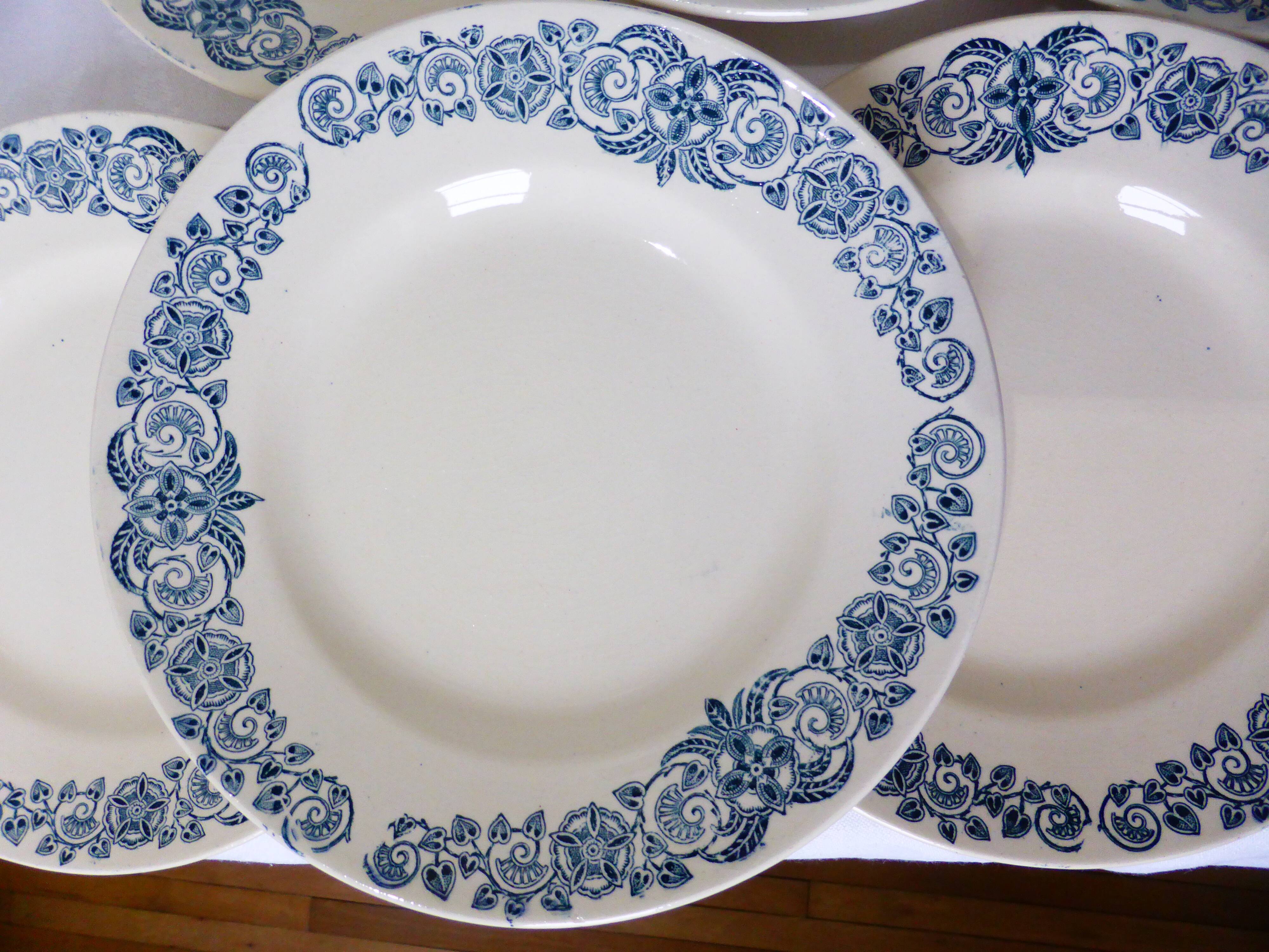 6 vintage Longchamp ironstone dessert plates, Alesia model 211226