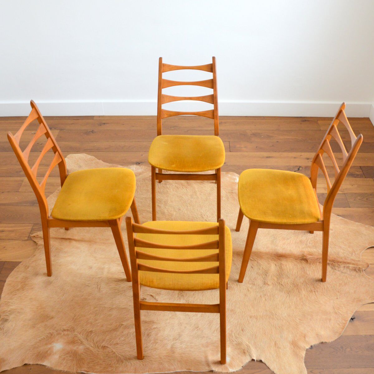 Suite de 4 chaises scandinave 1960s