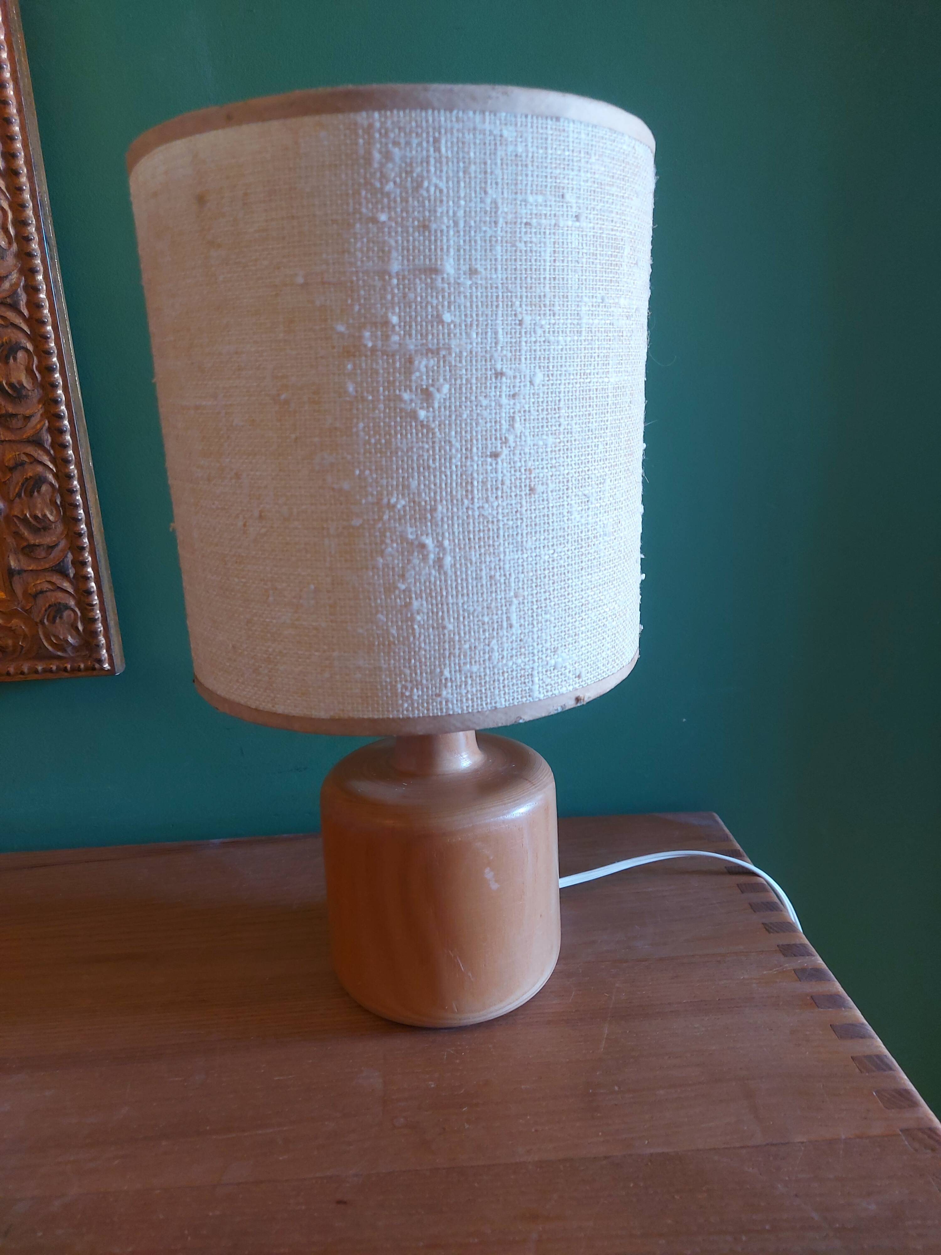 VINTAGE WOODEN TABLE LAMP