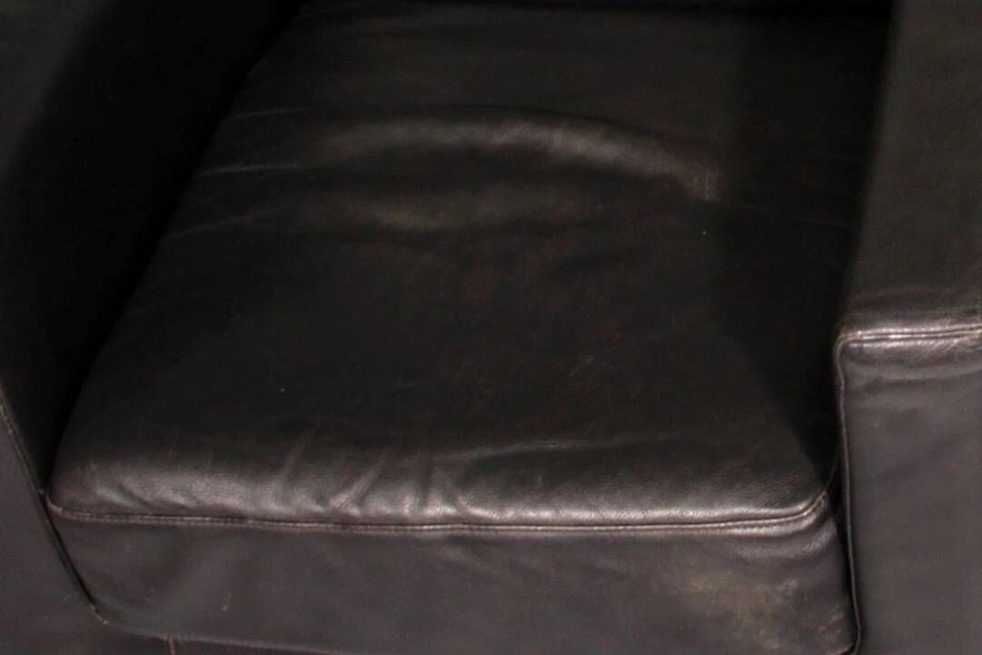 Italian modern leather swivel lounge chair steel by Natuzzi, Italy 1970