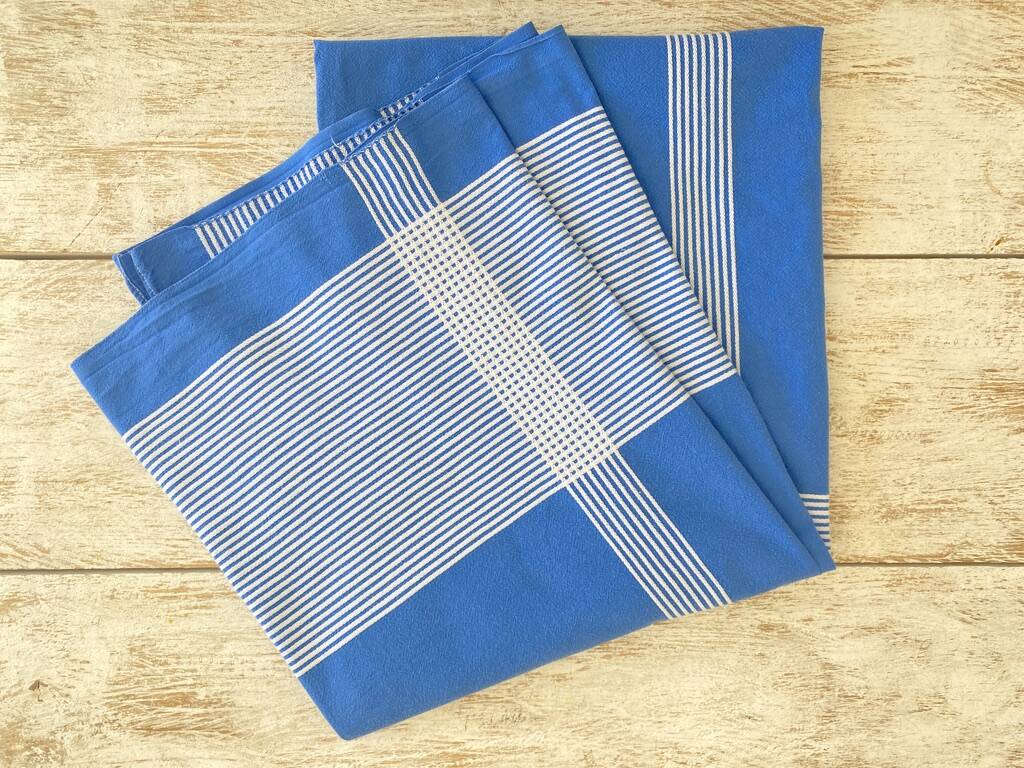 Vintage woven tablecloth - cotton - 147x123 cm