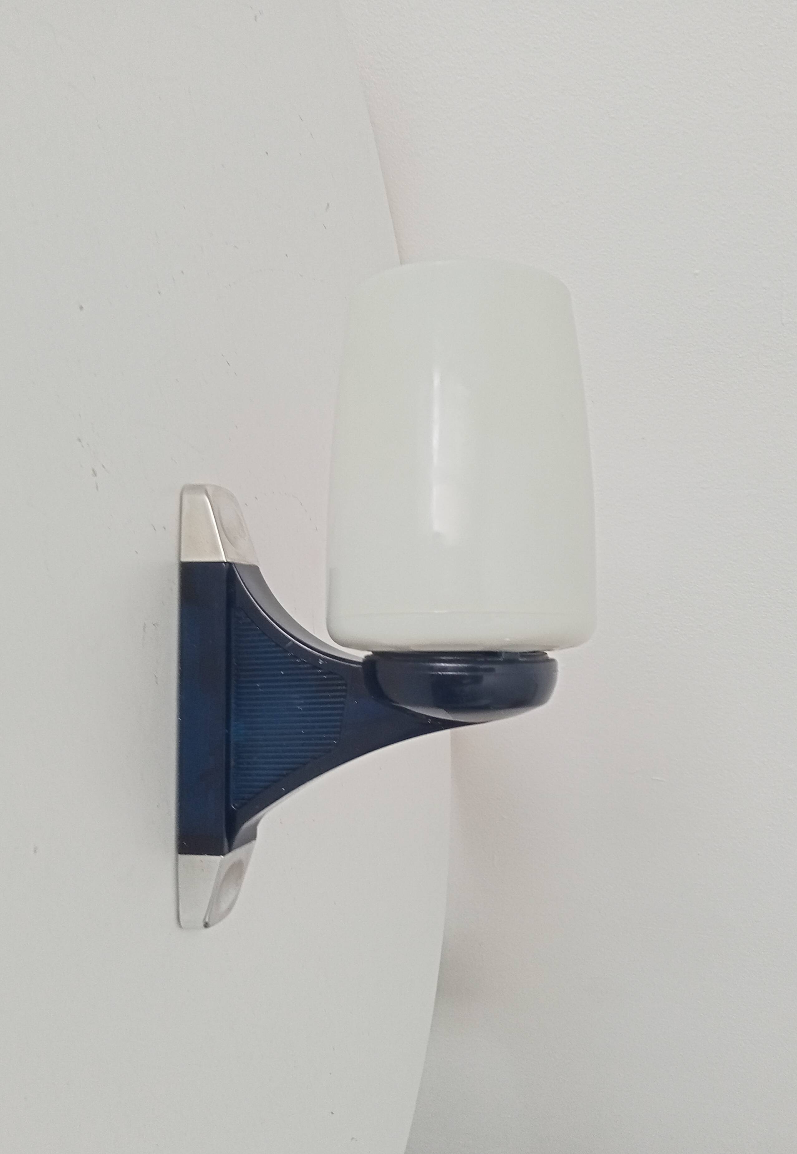 Grosfillex Space Age wall light from the 70s