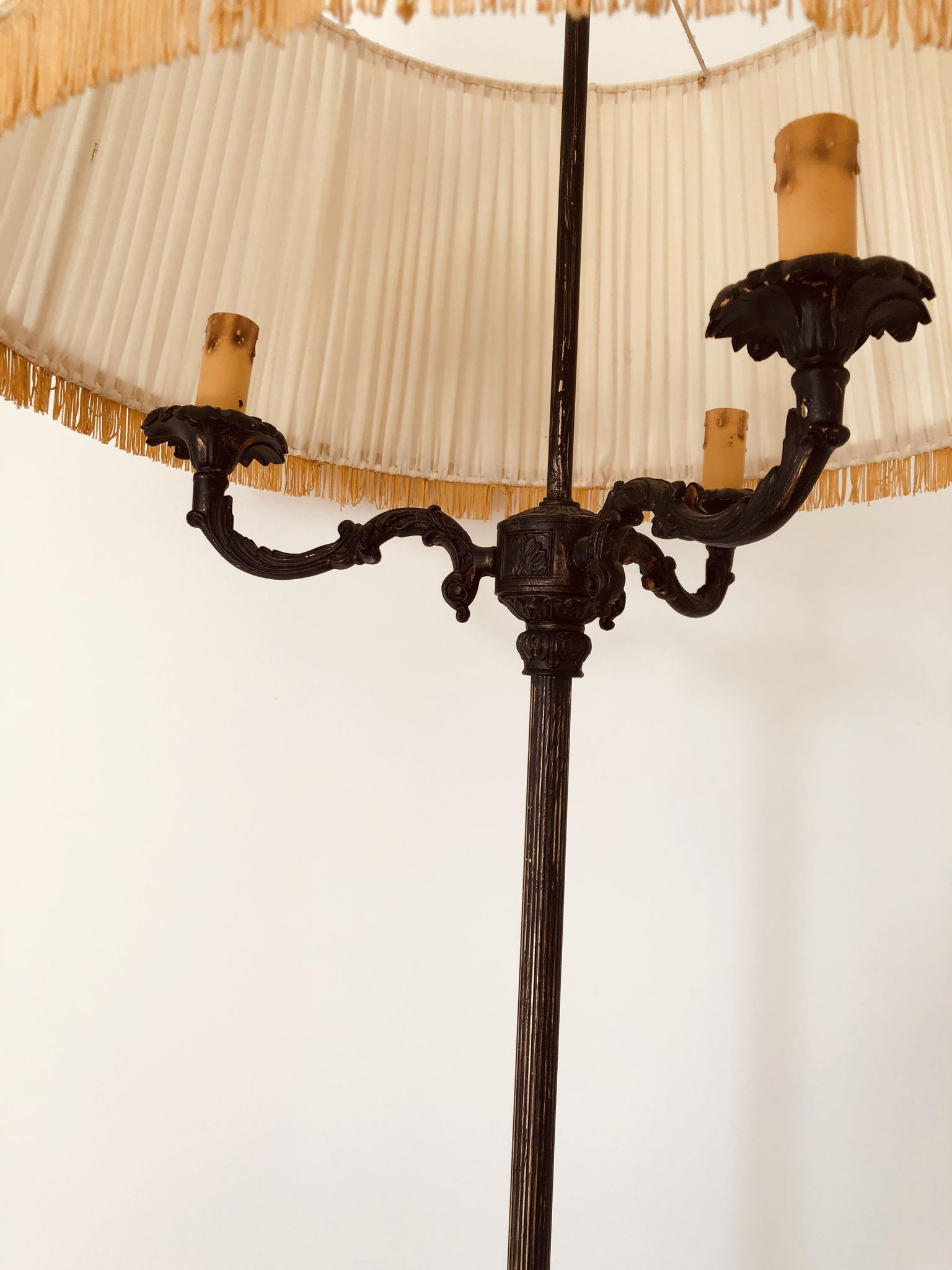 Lampadaire tripode
