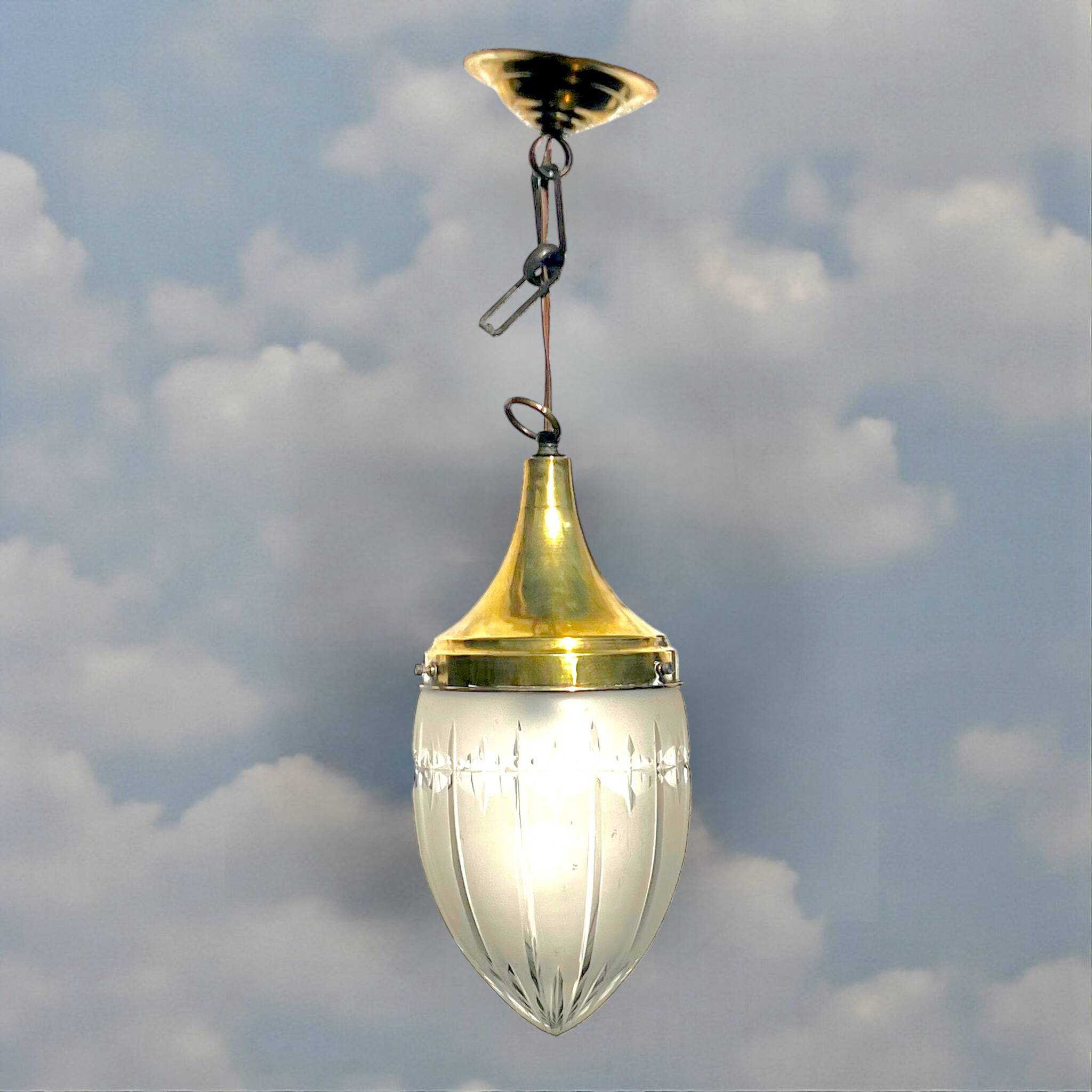 Art Deco suspension in gilded brass and sculpted glass, 1930s