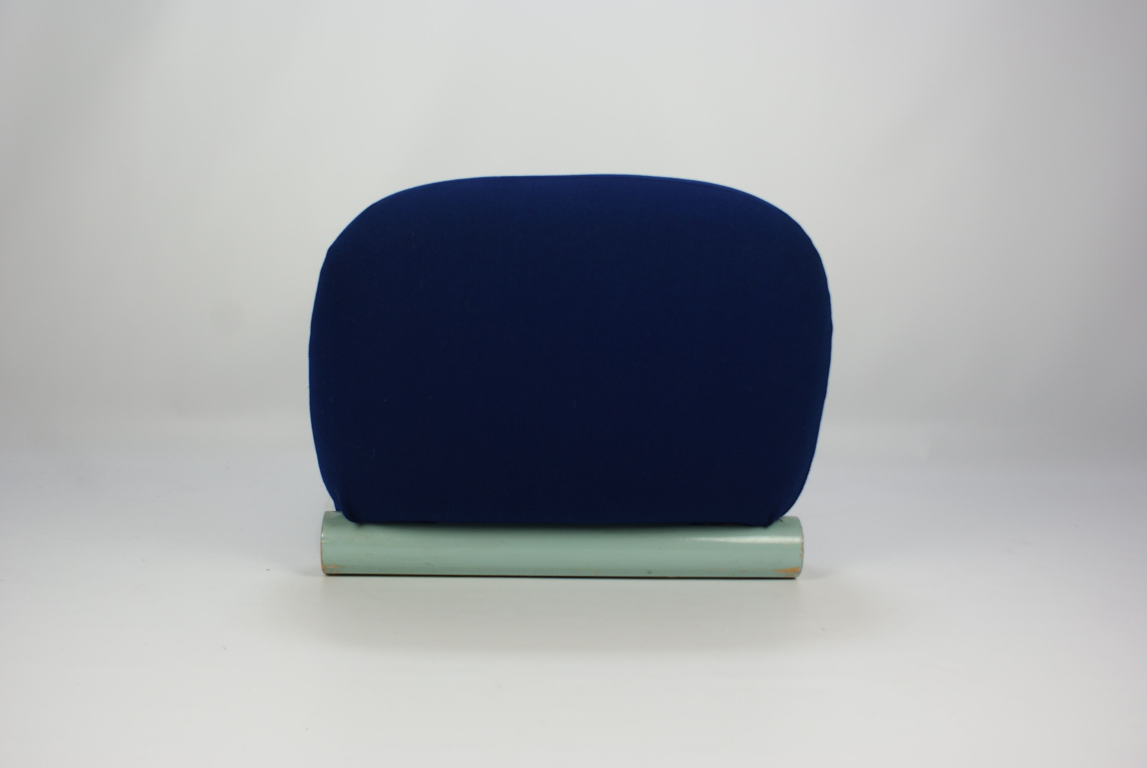 Artifort 200 lounge chair by John Jenkins 1980