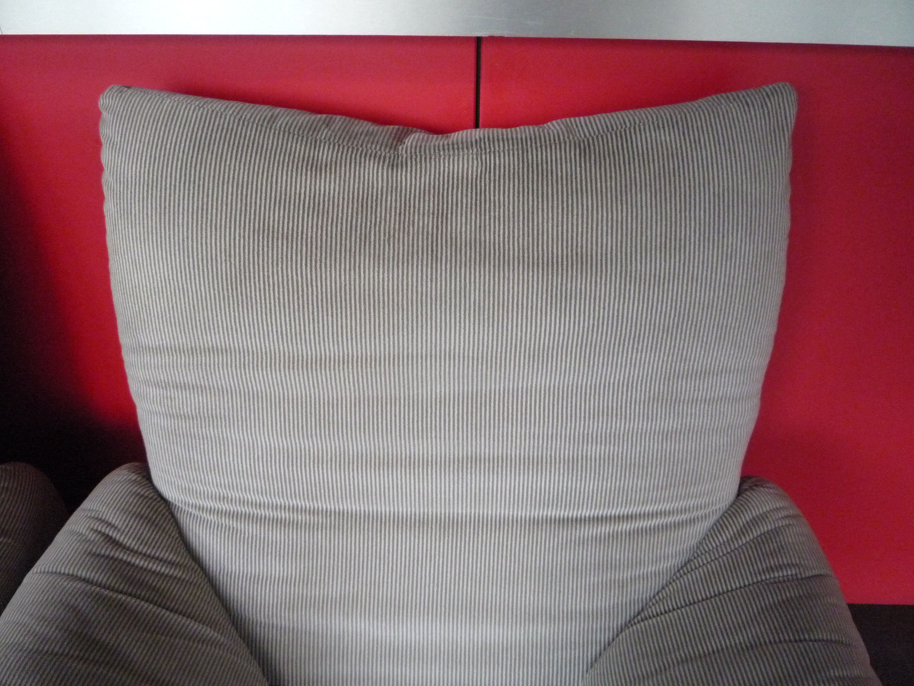 Pair of armchairs Maralunga Vico Magistretti Cassina