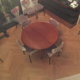 Expandable roundtable
