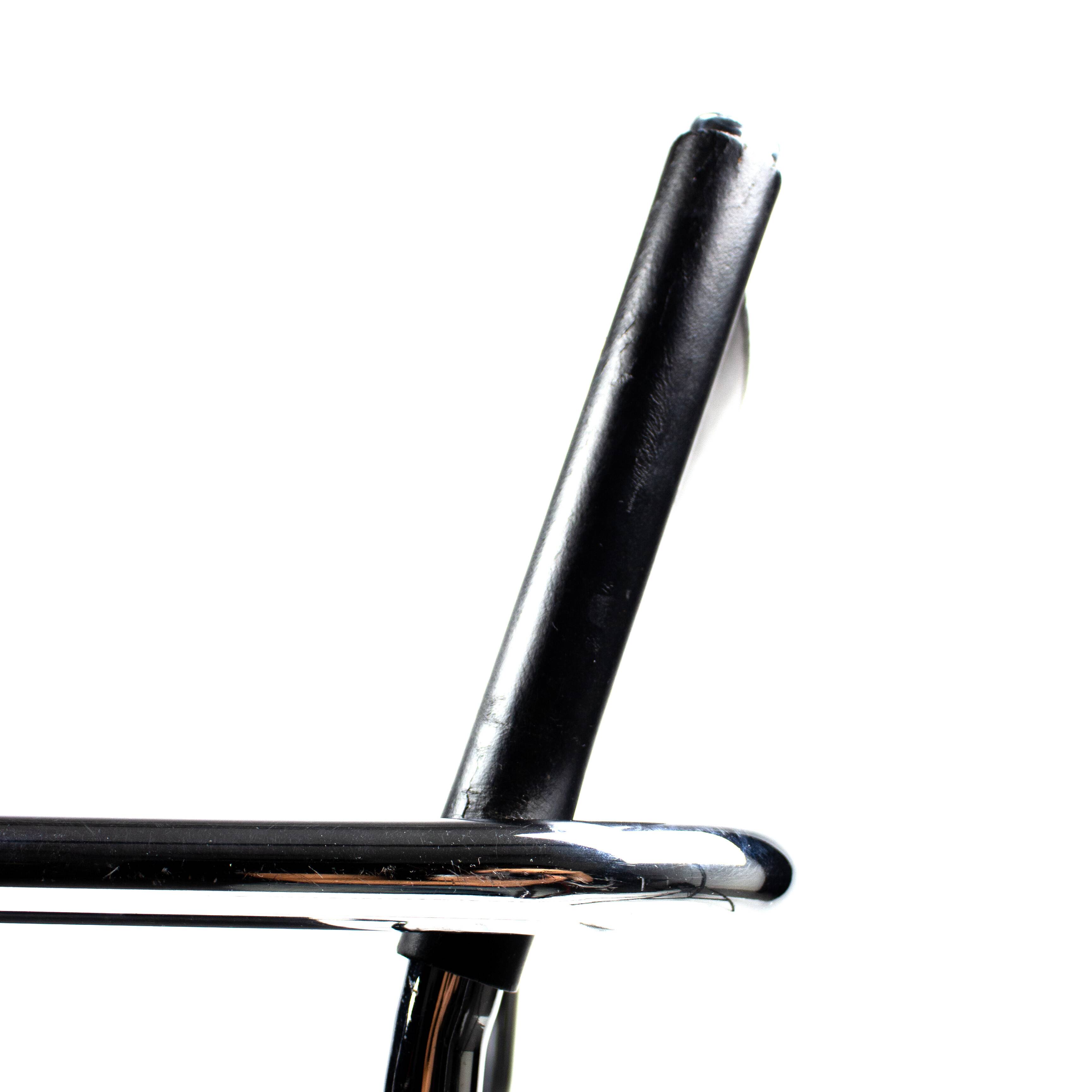 Pair of Matteo Grassi MG5 chairs in black leather and chrome
