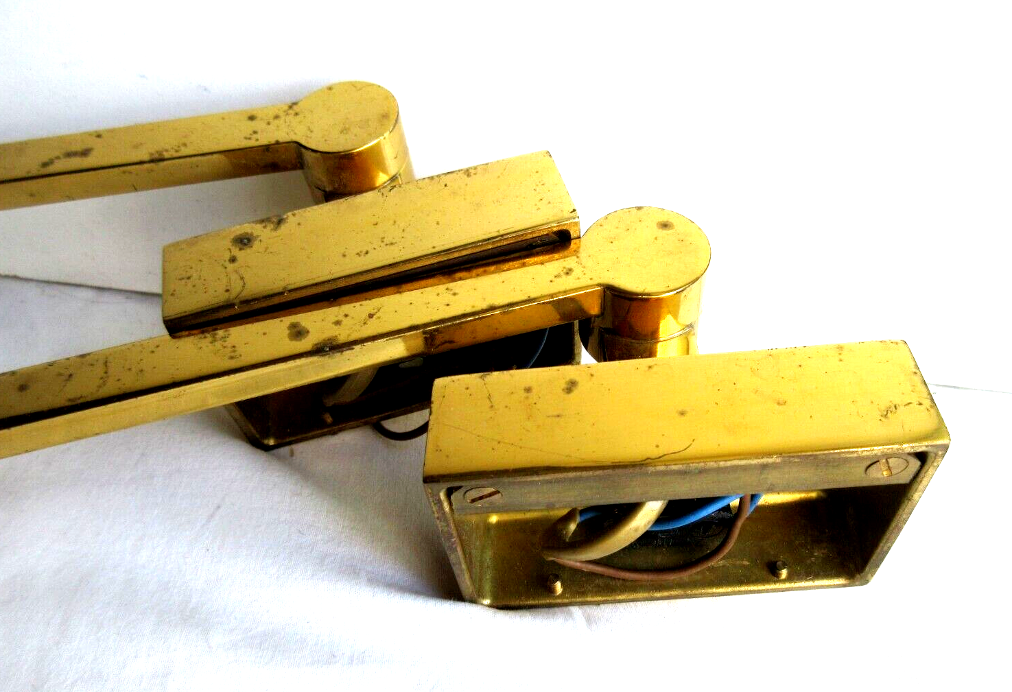 2 electrified wall lamps from 1970, gold chrome bronze, 2 articulated arms + switch