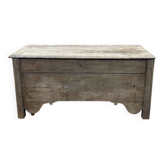 18th century chest bench in raw oak - L=1m32, D=65cm, H=62cm.