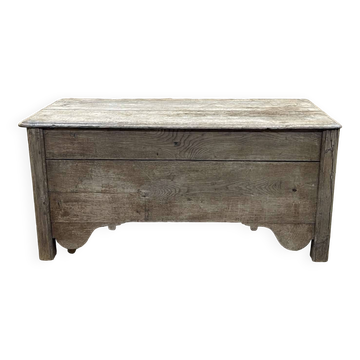 18th century chest bench in raw oak - L=1m32, D=65cm, H=62cm.