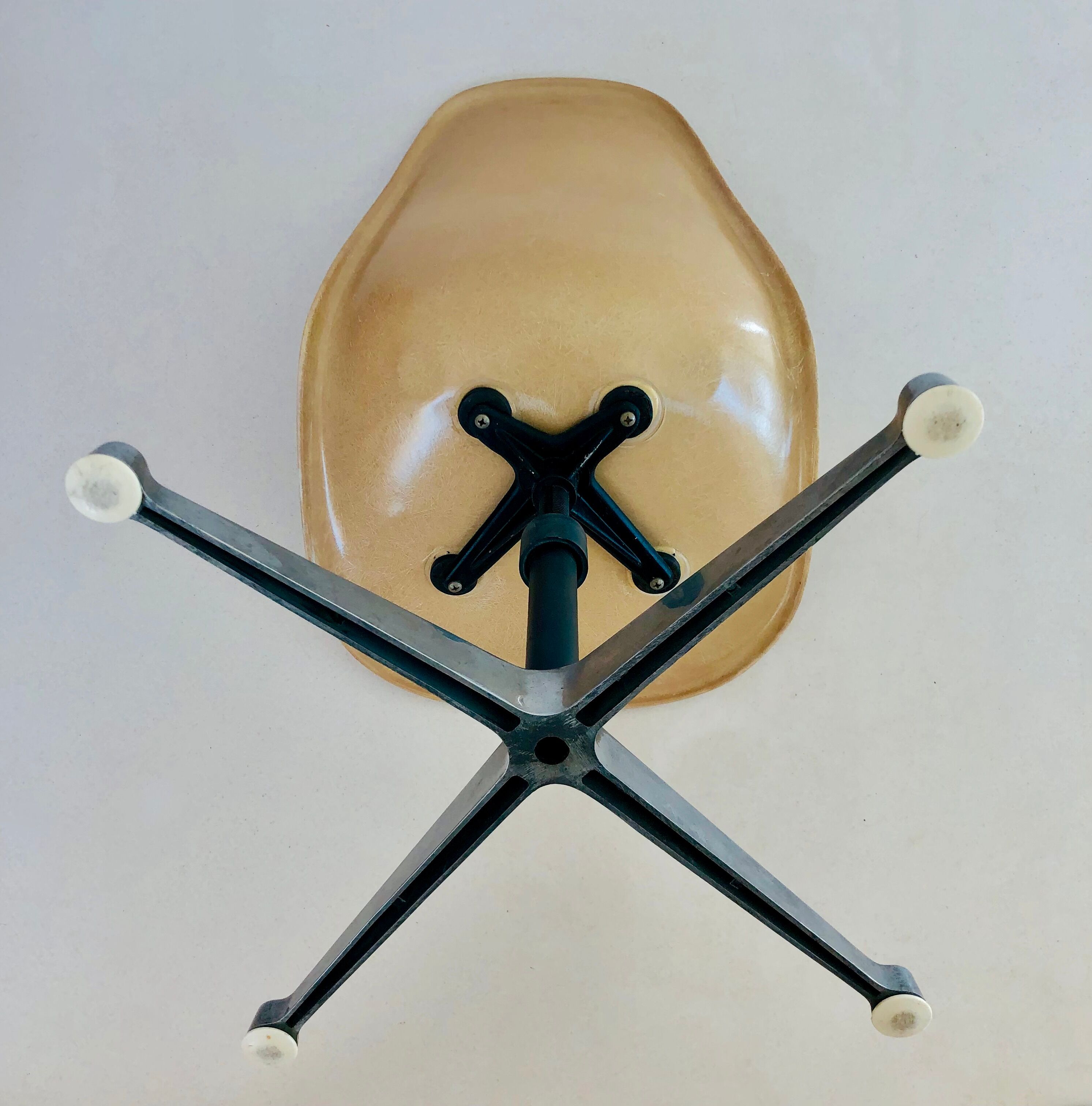 Eames office chairs for Herman Miller, 70s
