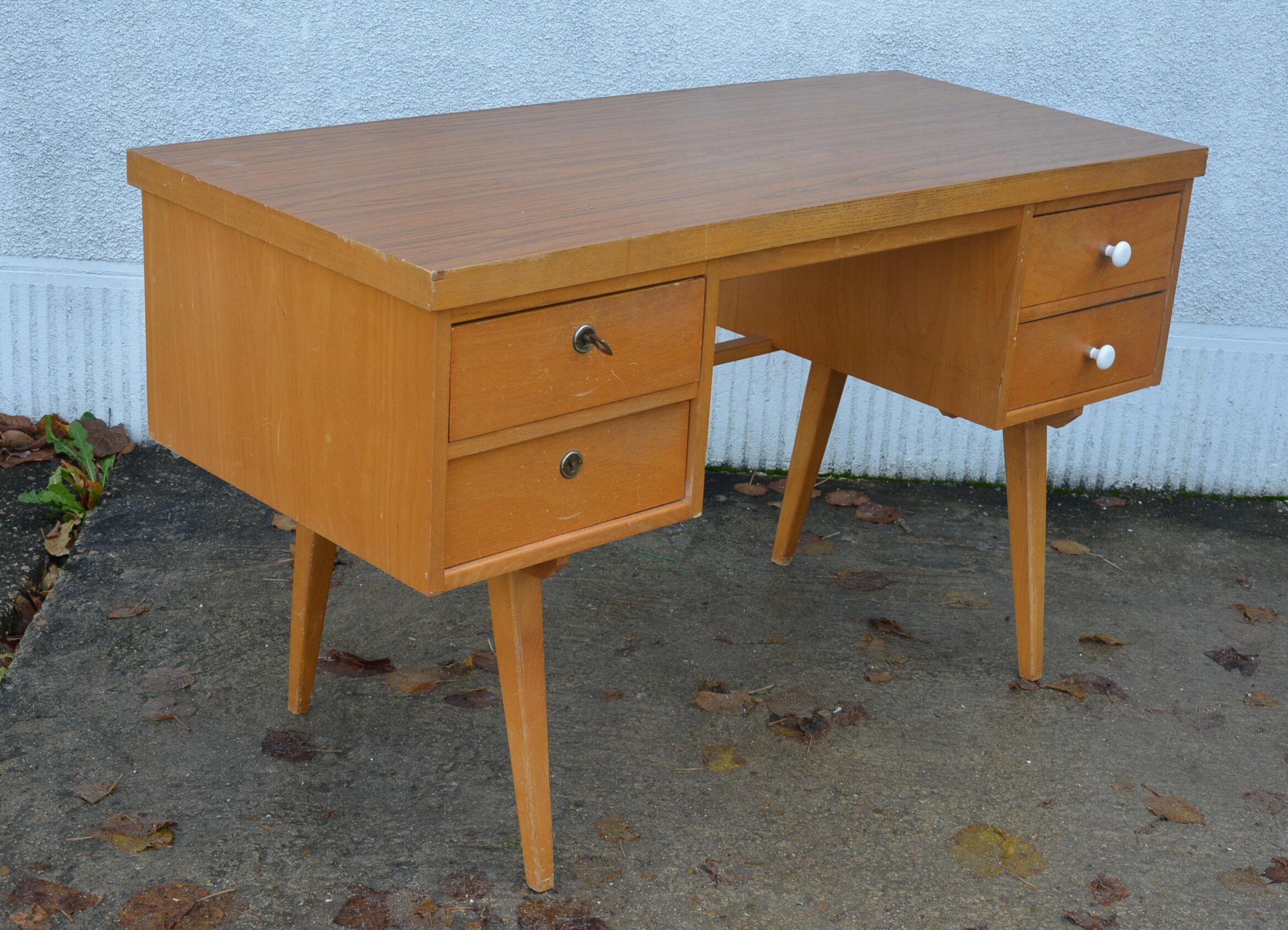 Vintage desk compass feet