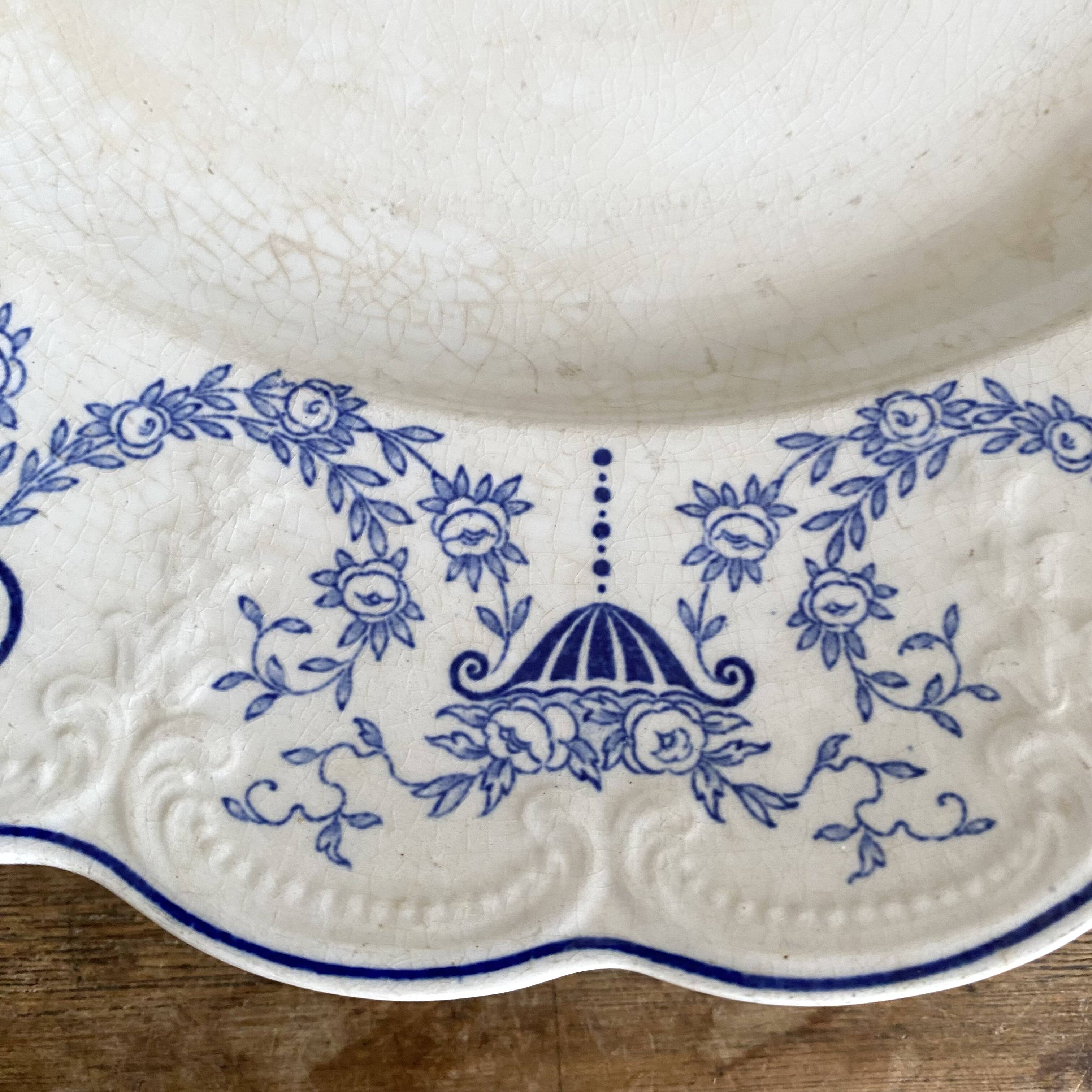 Round ironstone dish Sarreguemines model Corbeille