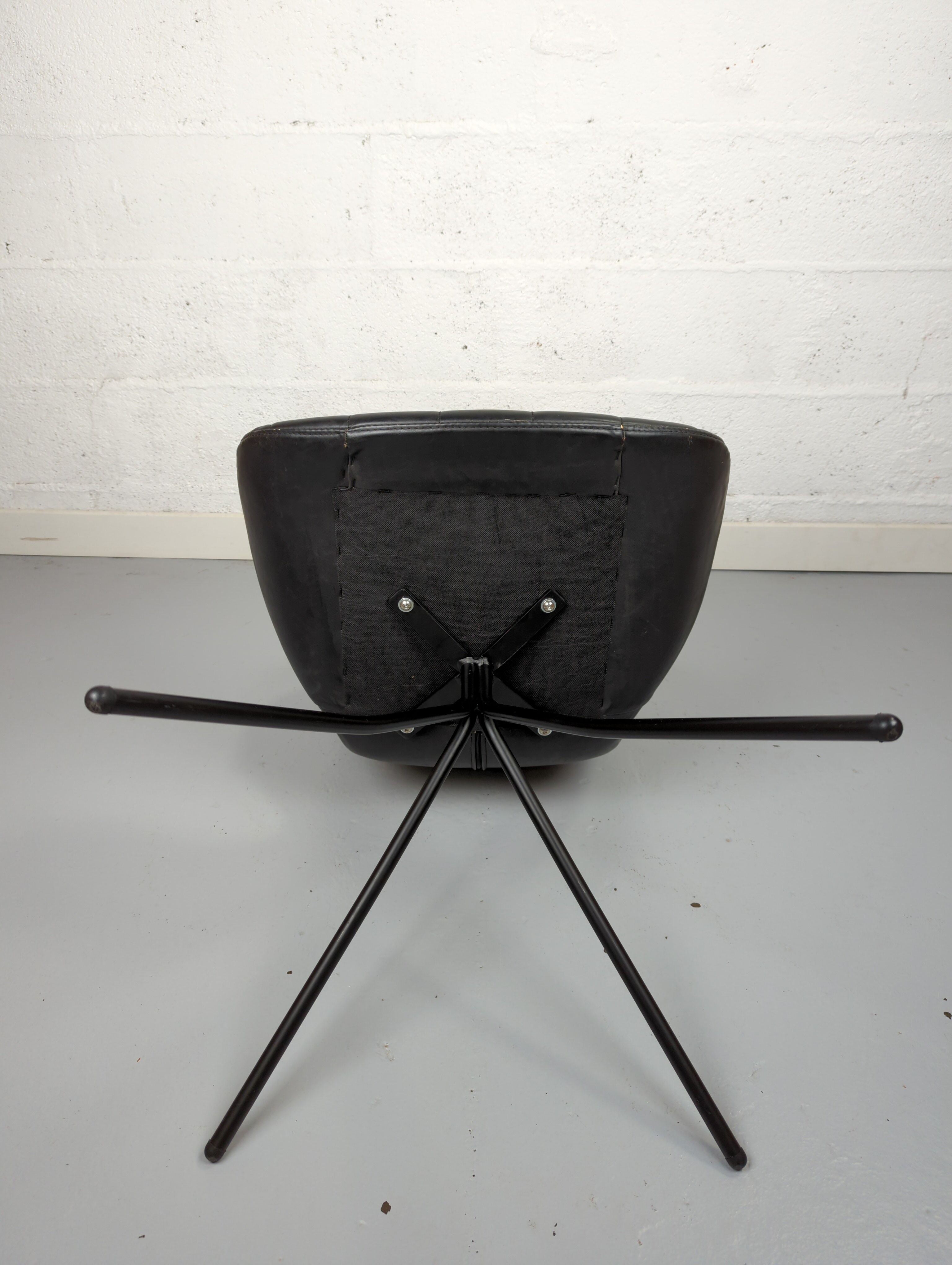 Zuiver black leather chair