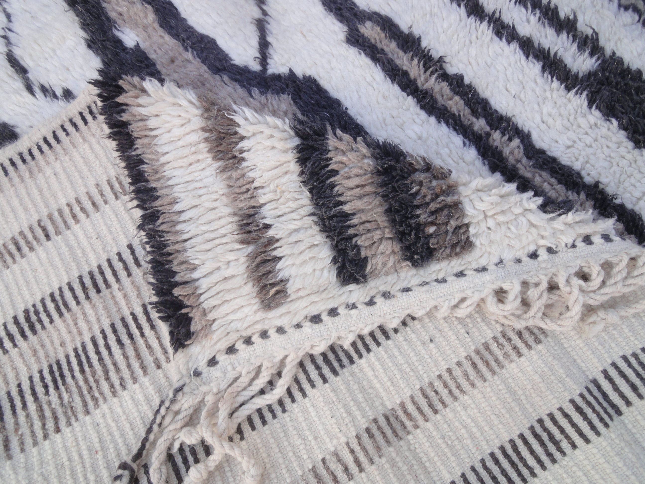 Carpet beni ourain 245 x 149 cm