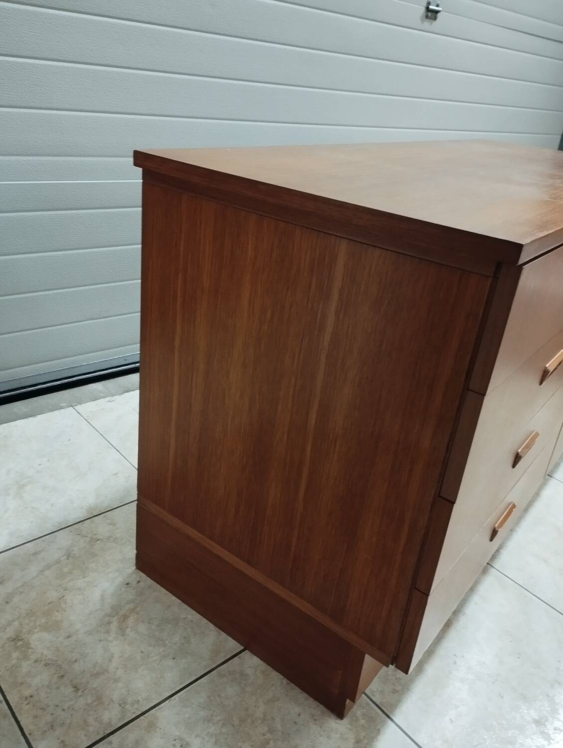 Scandinavian chest of drawers with 8 drawers