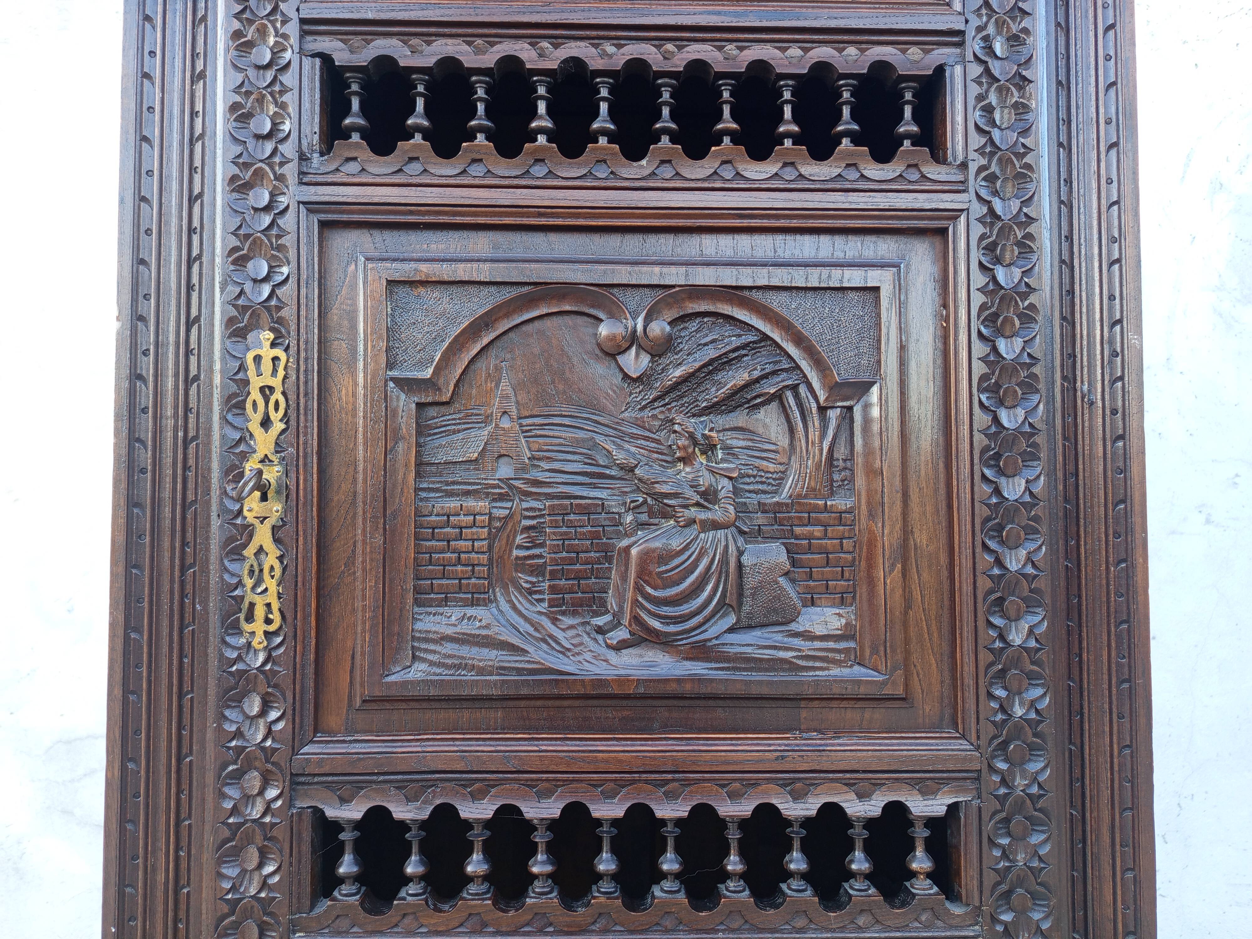 Bonnetière Breton style wardrobe in natural wood