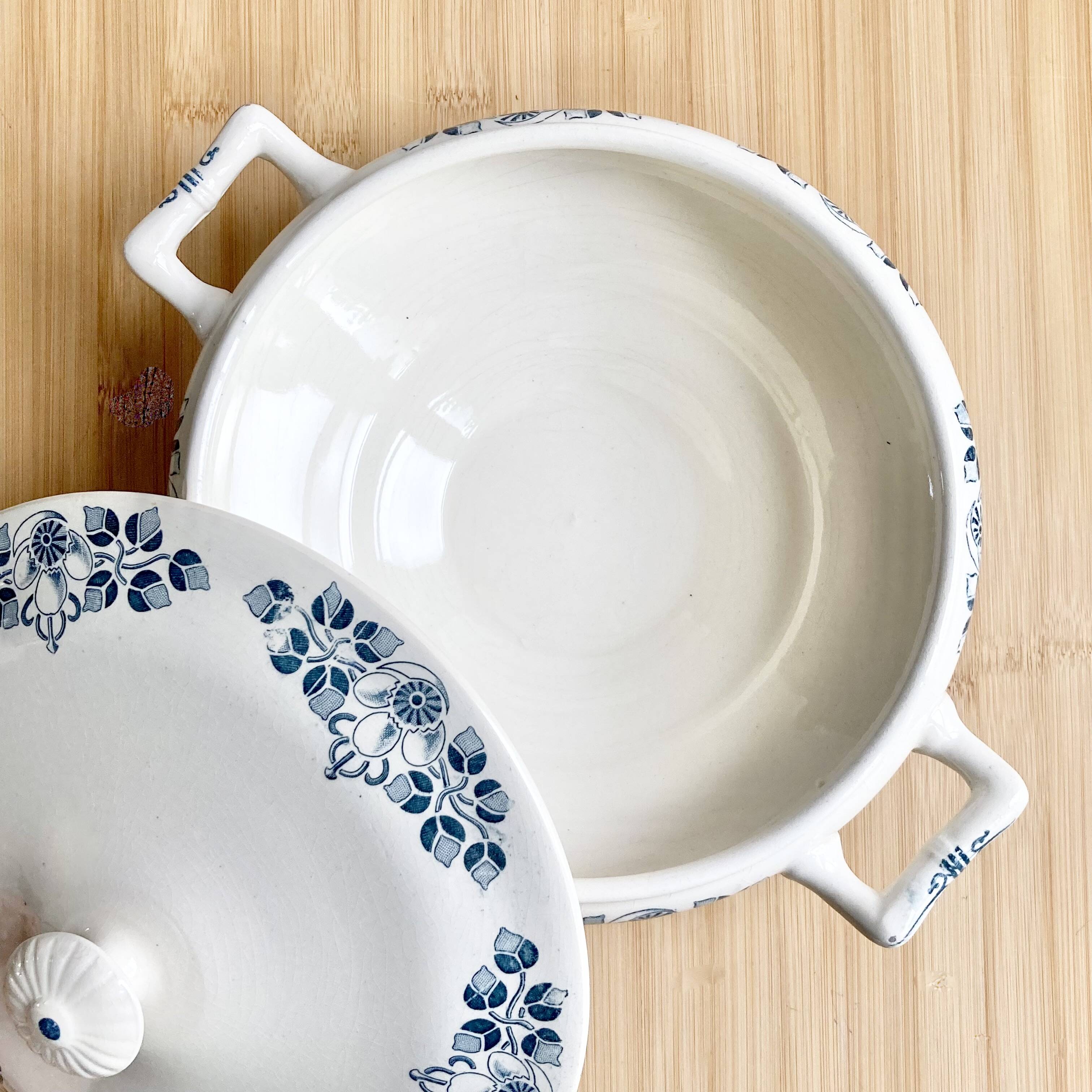 Longchamp iron earth tureen / vegetable bowl