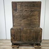 1930s Art Decò display cabinet in walnut and walnut root