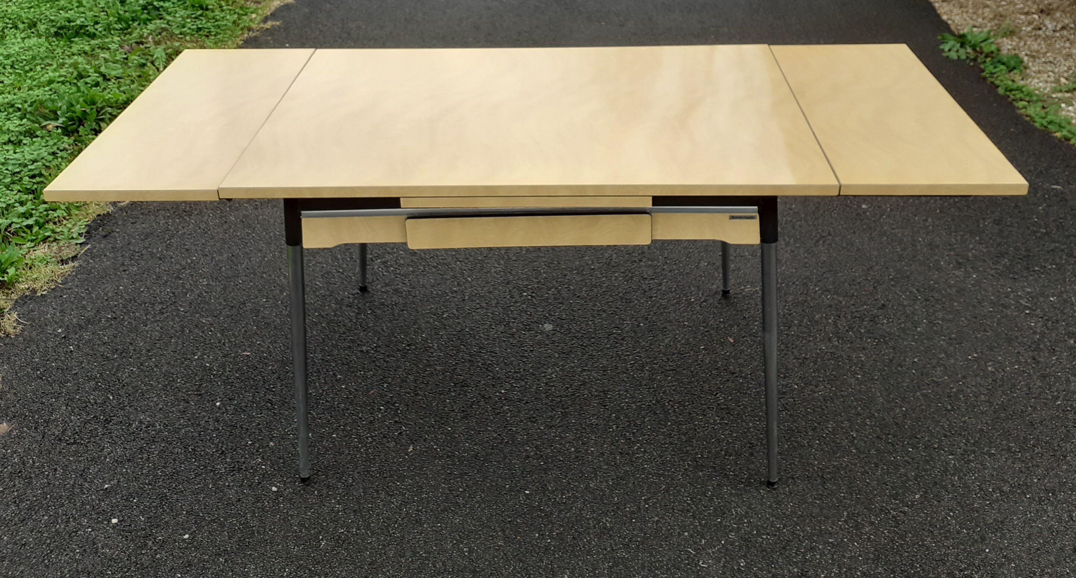 Formica table