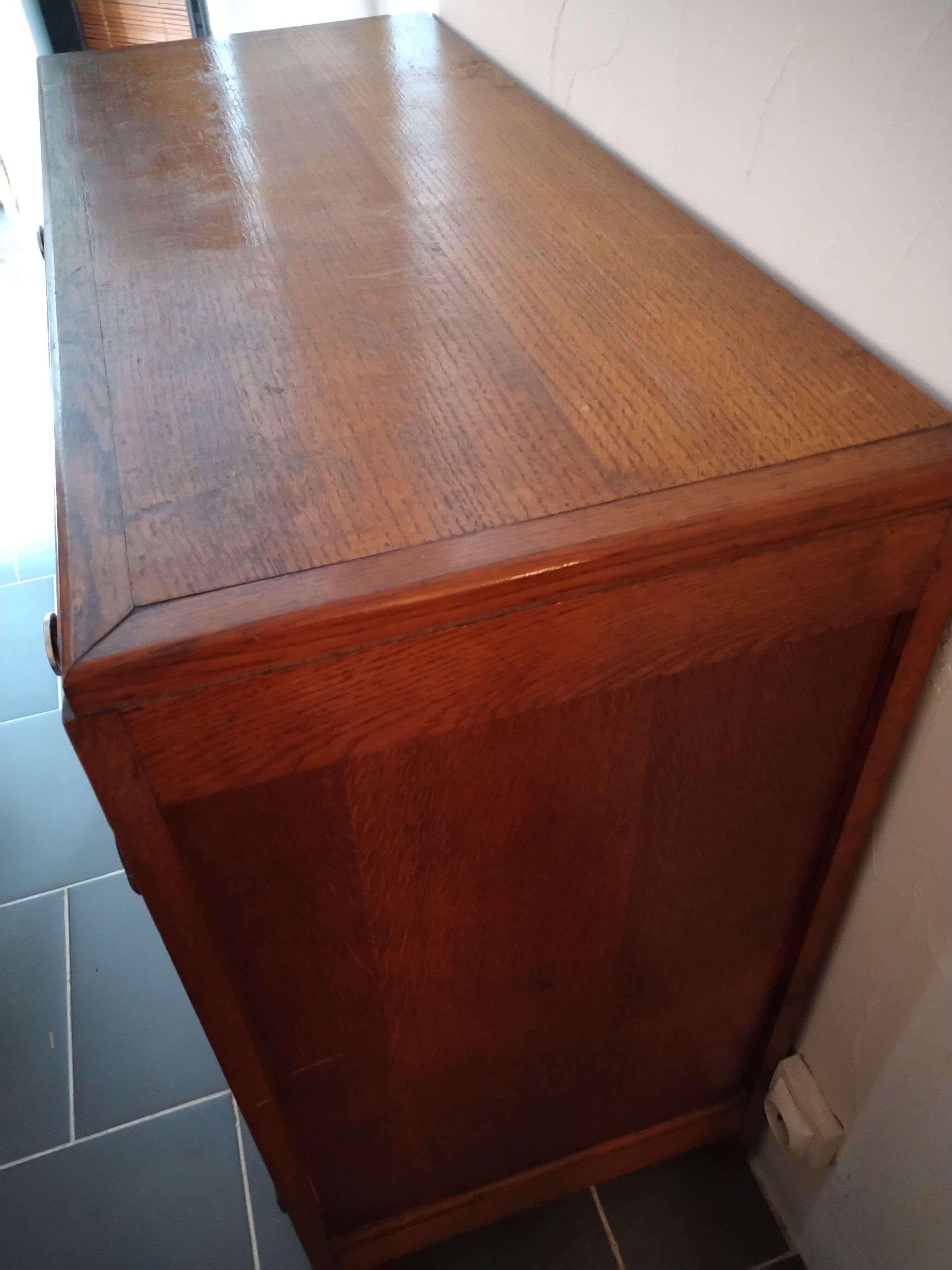 Dresser 40
