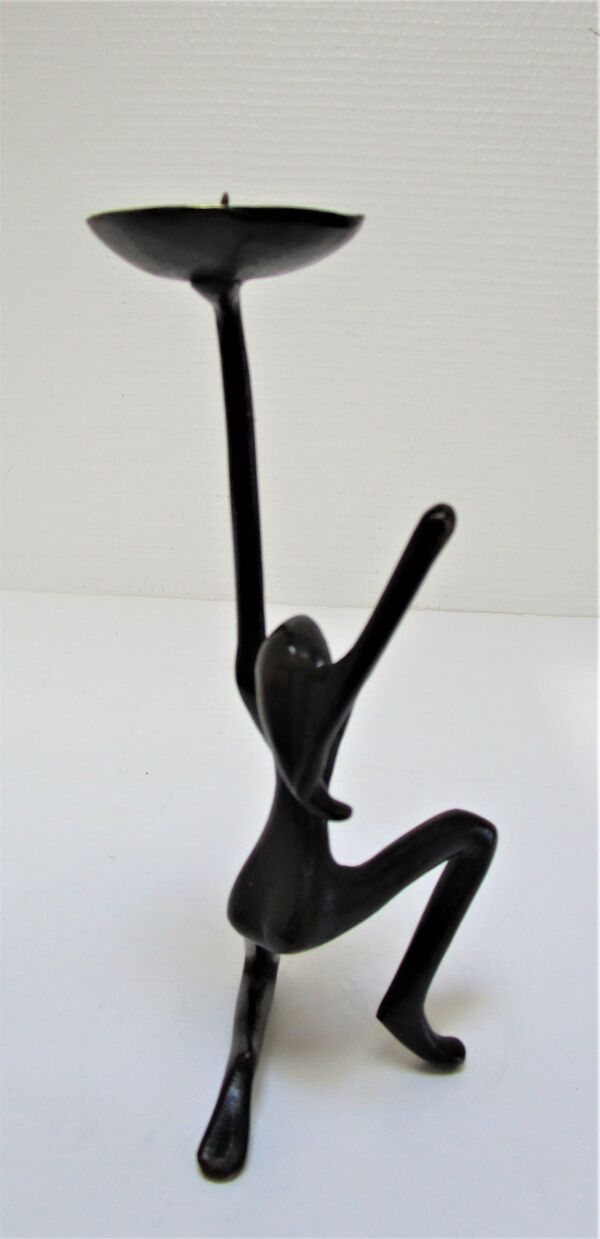 Bougeoir sculptural anthropomorphe bronze noirci à figure de femme années 70