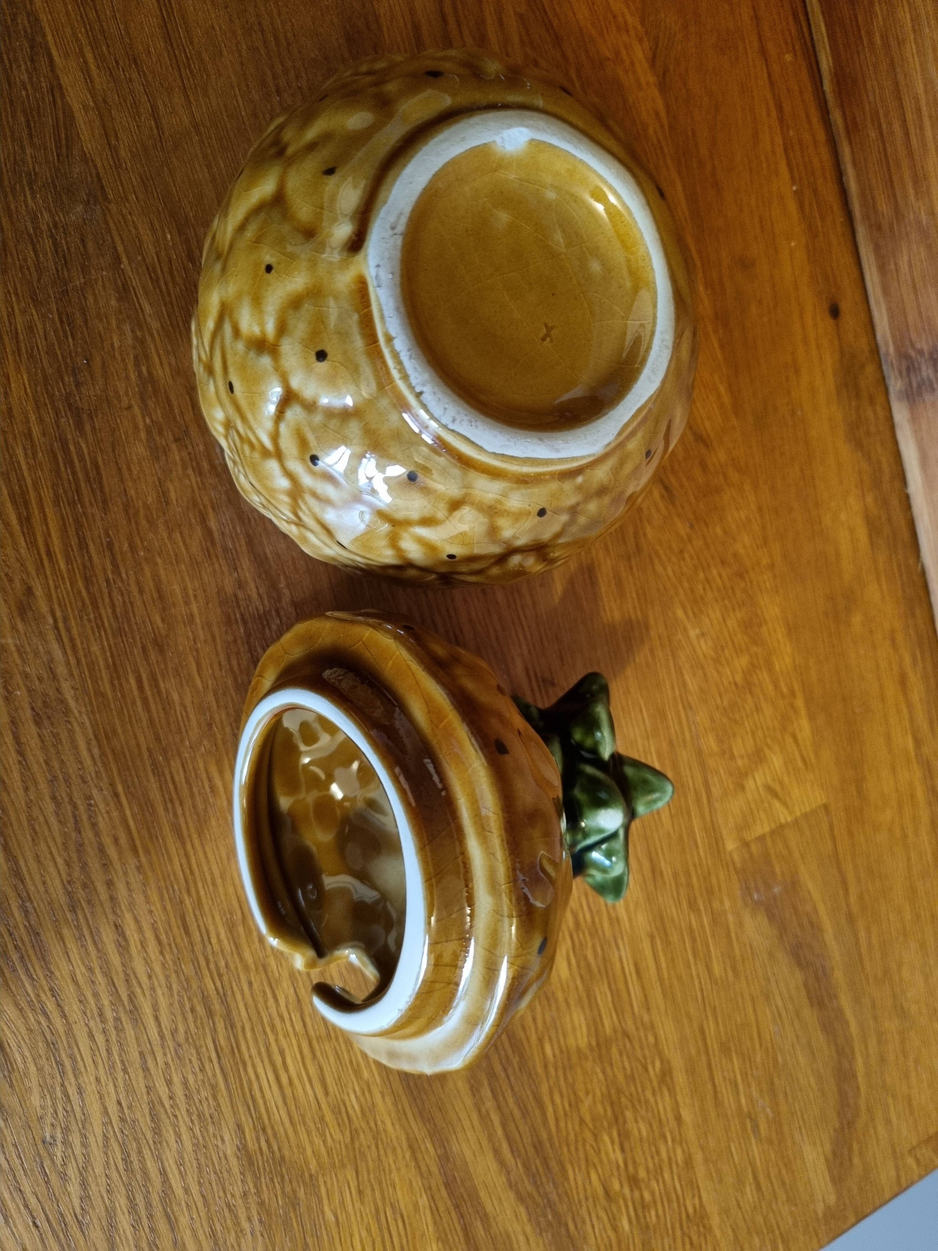 Confiturier en barbotine forme Ananas