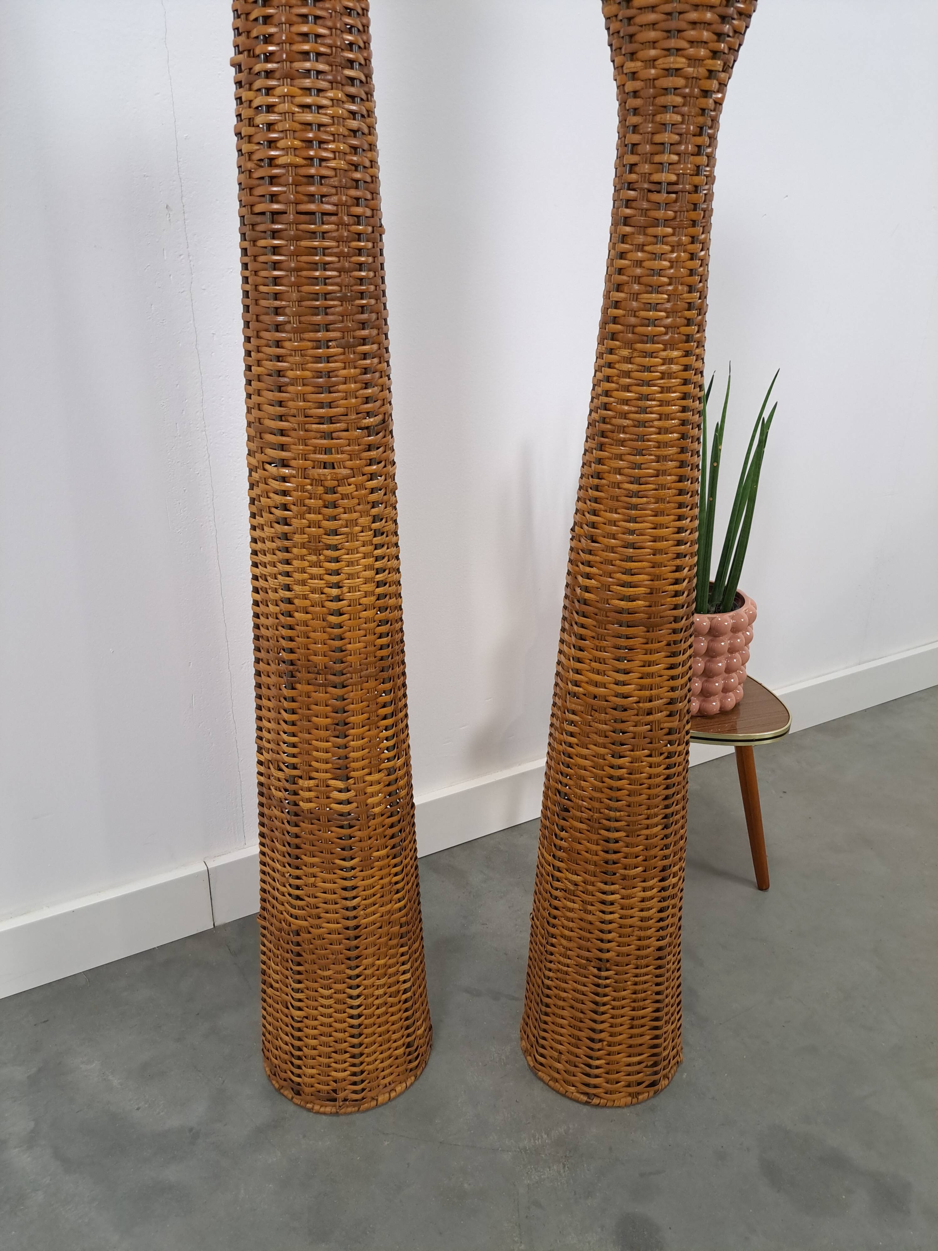 Set hoge rotan kaarsen kandelaar vintage