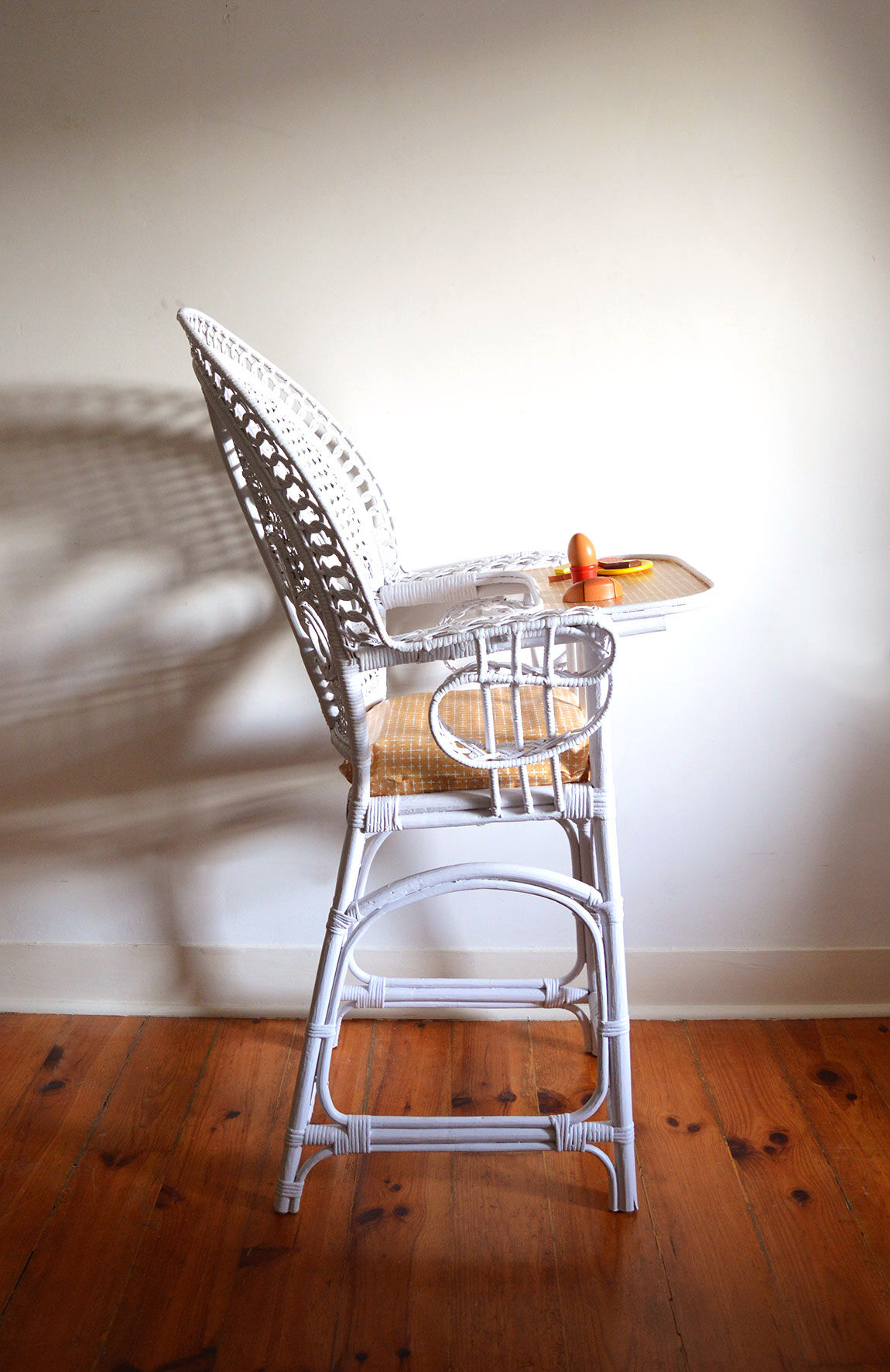 Emmanuelle high chair