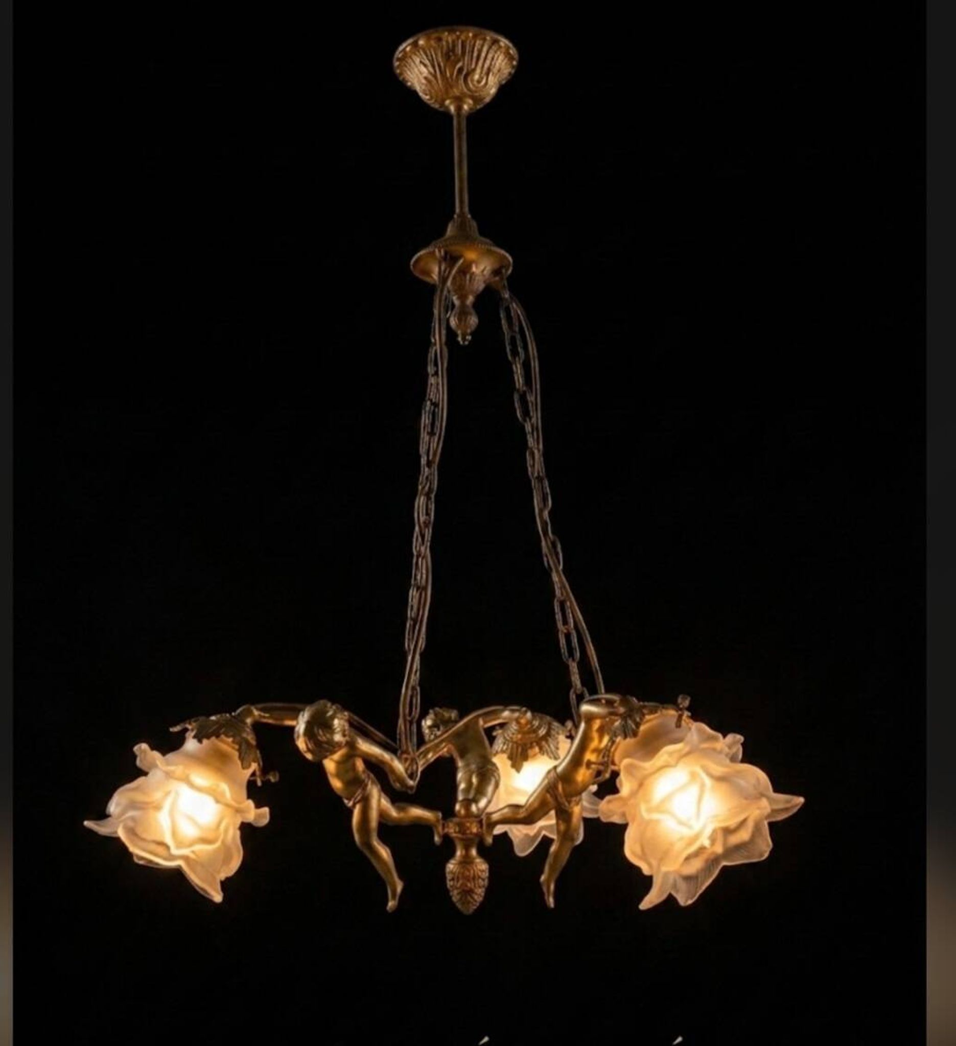 Lustre aux angelots en bronze années 70