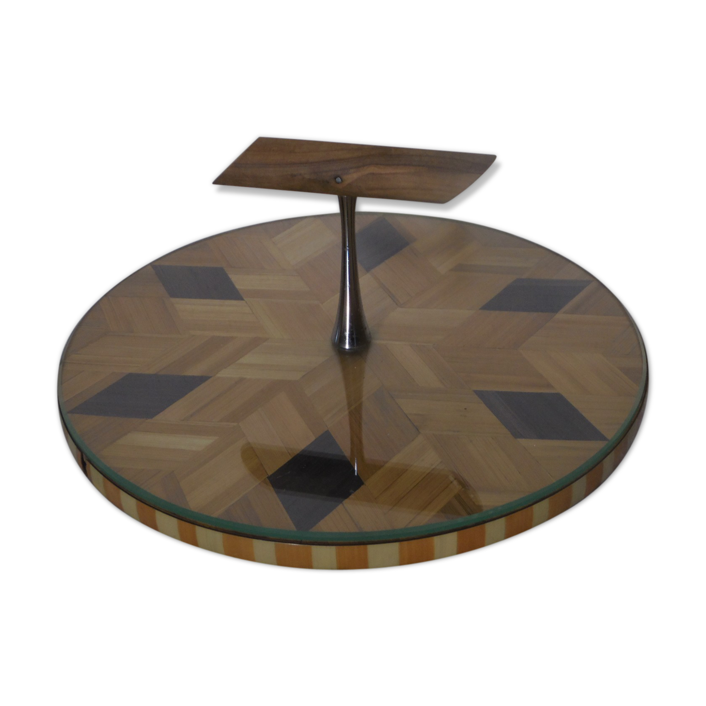 Straw marquetry presentation dish
