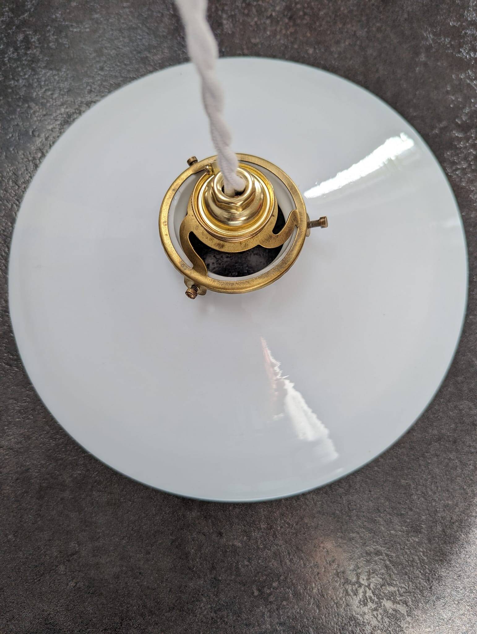 Old hanging lamp in white opaline Art Deco 1930 Ø 24.7 cm