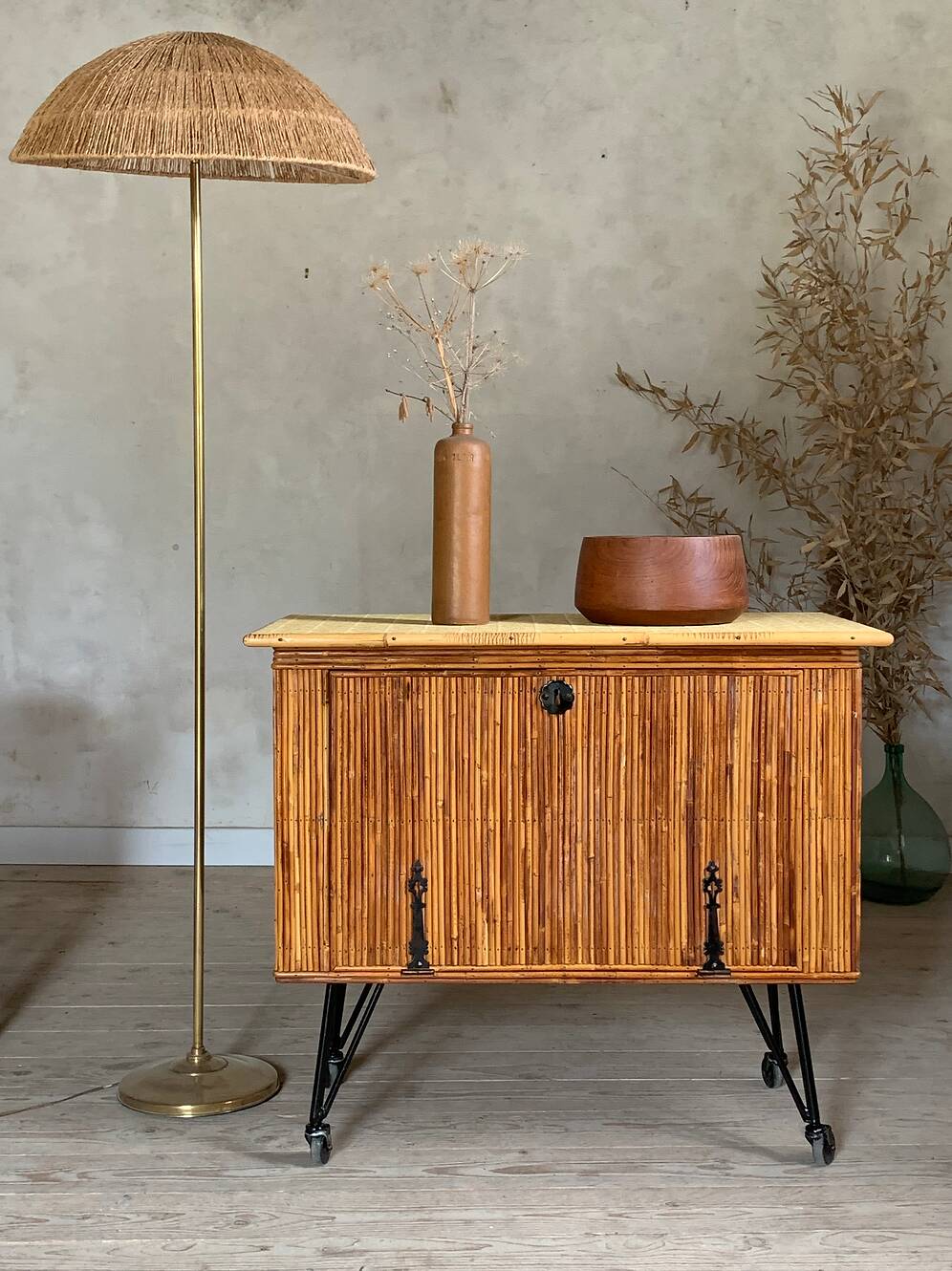 Vintage rattan buffet bar