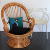 Swivel rattan chair