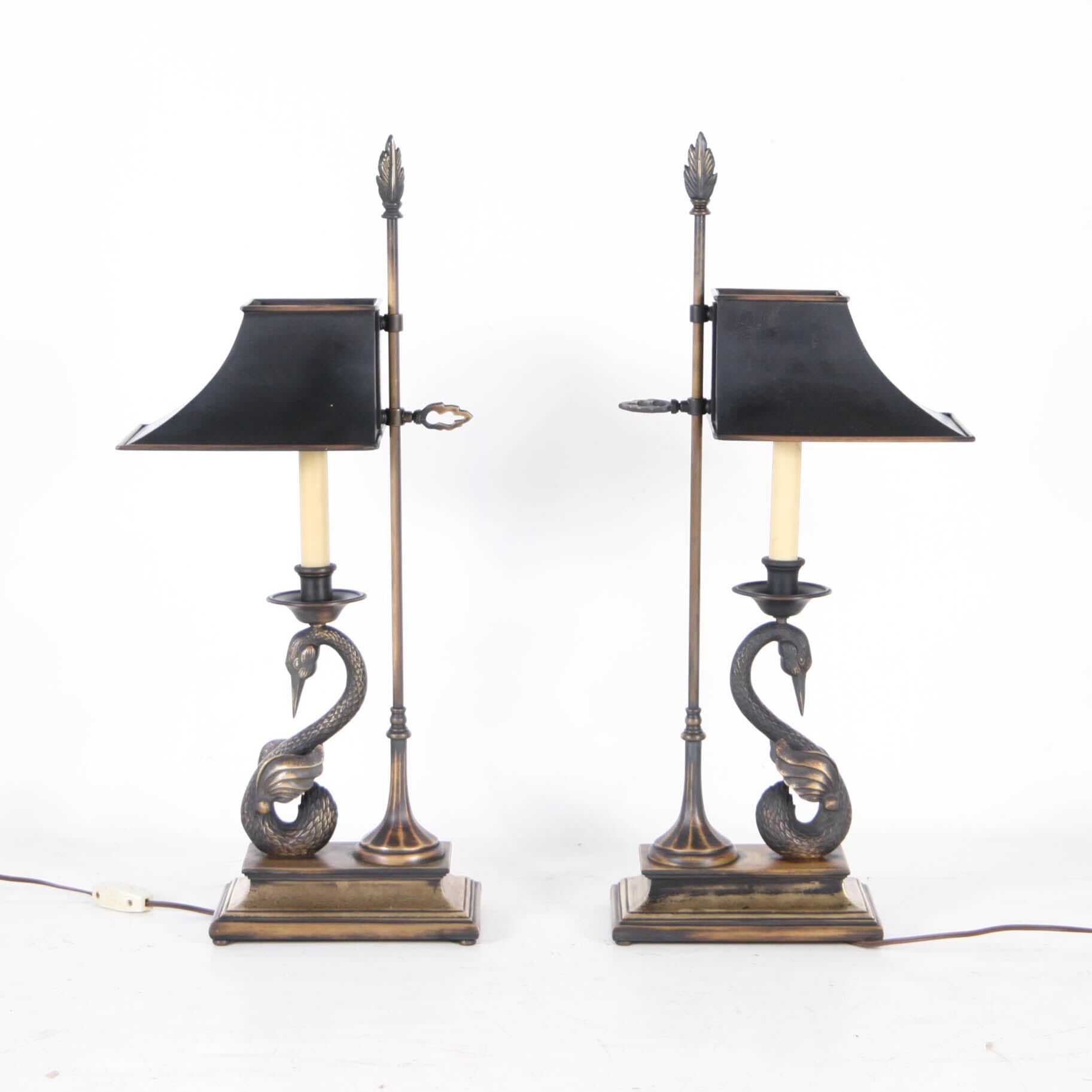 Paire de lampes « cygnes » en laiton